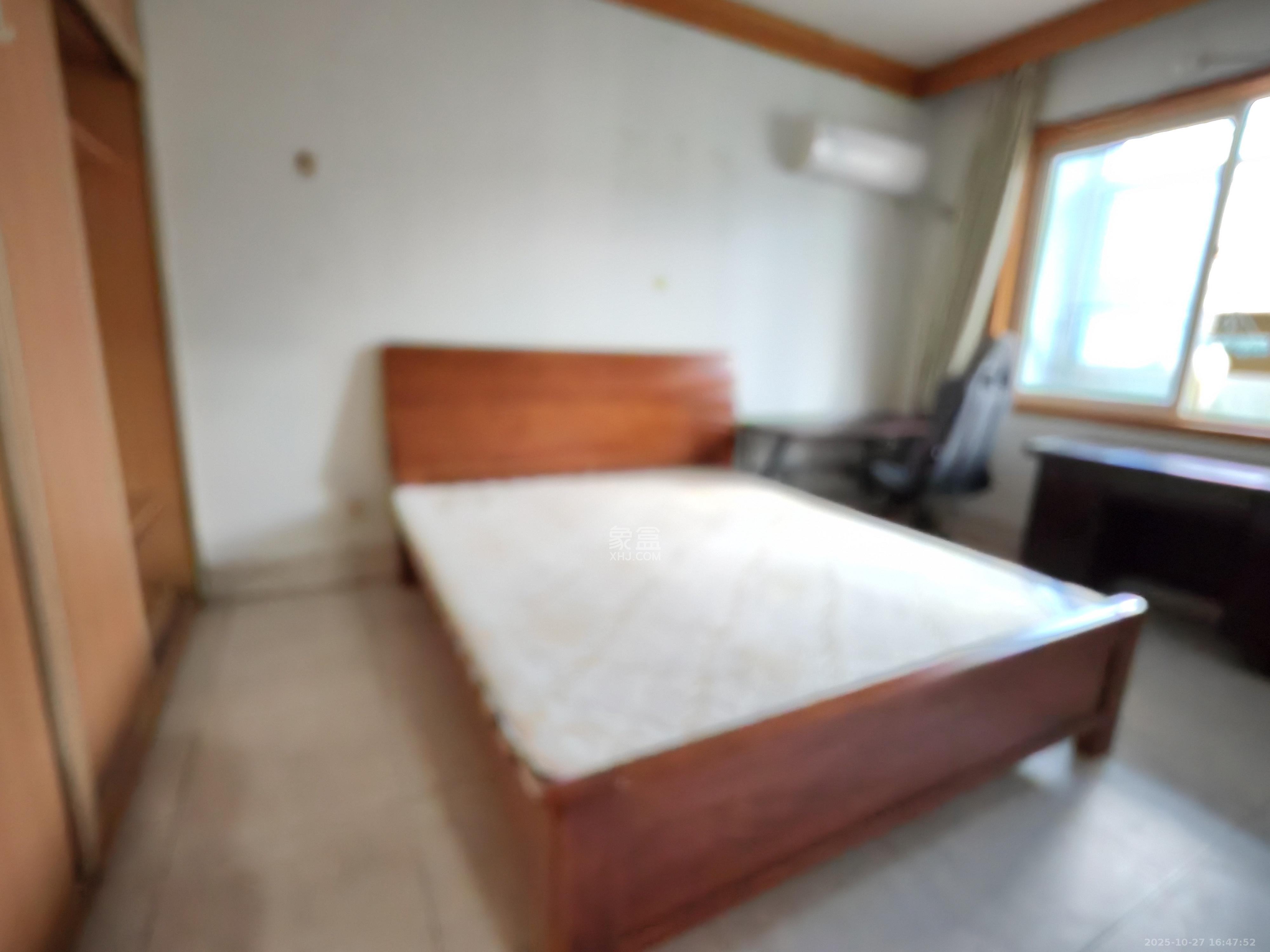 荷花园电信宿舍(天辰荷花苑)  2室2厅1卫    1600.0元/月 荷花园电信宿舍(天辰荷花苑)  2室2厅1卫    1600.0元/月室内图