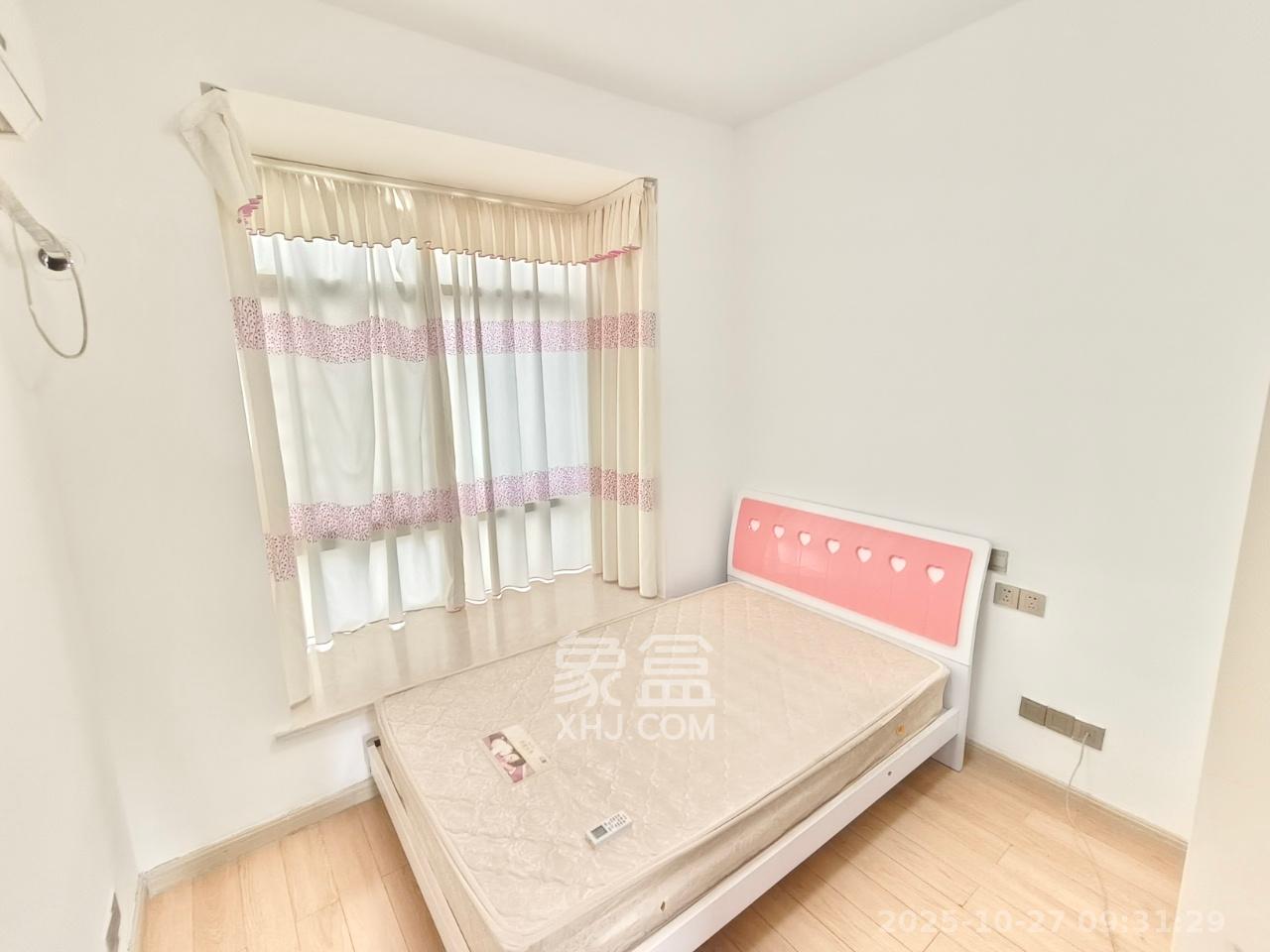 顺天黄金海岸  3室2厅2卫    2700.0元/月室内图