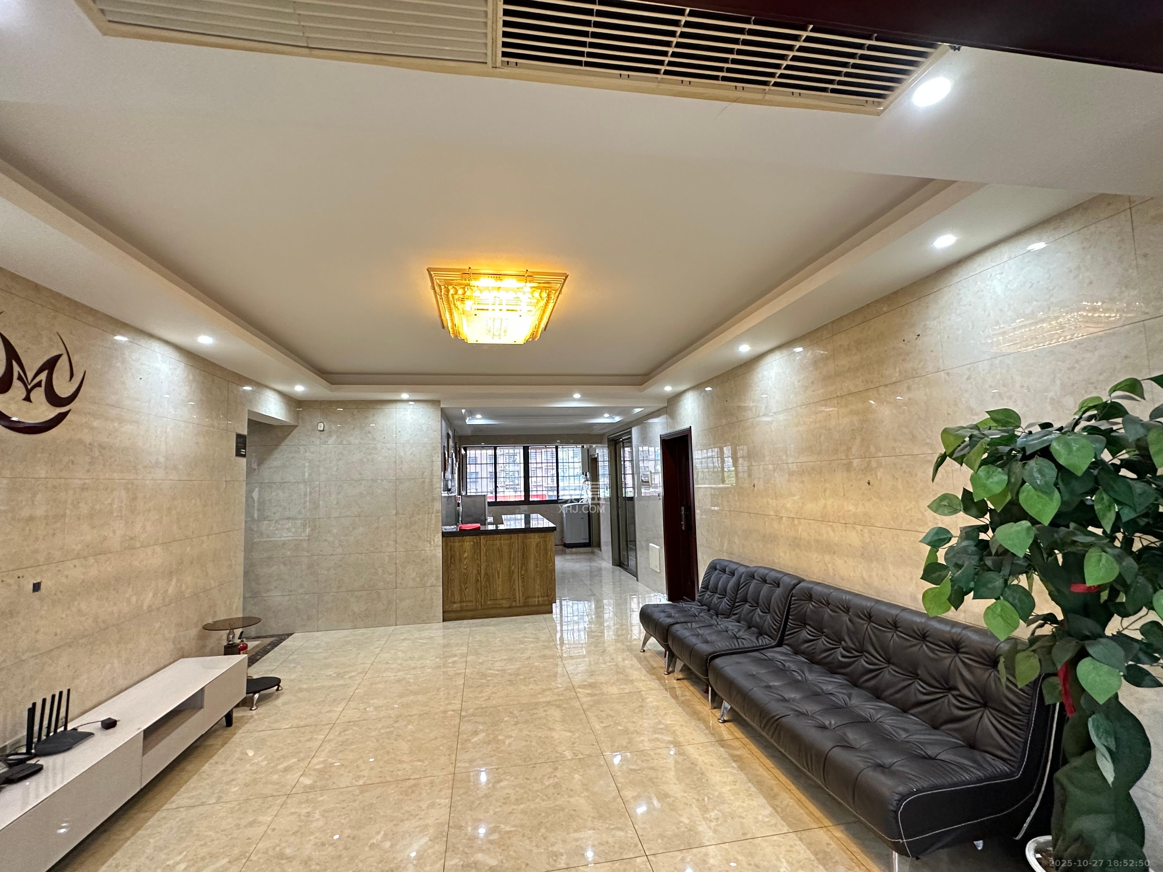 莲湖汽配城  7室2厅3卫    5500.0元/月 莲湖汽配城  7室2厅3卫    5500.0元/月