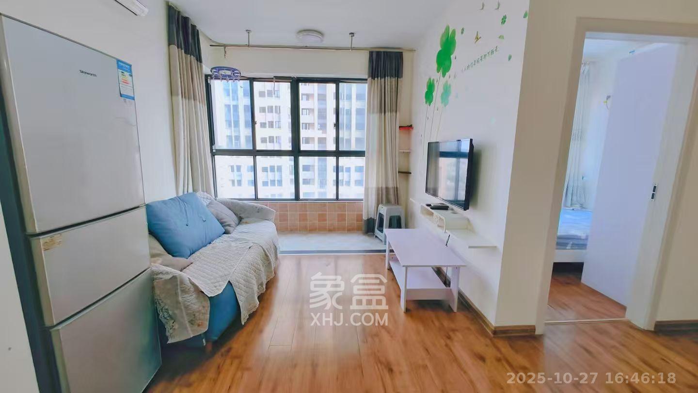 长房半岛蓝湾(观山月)  2室2厅1卫    1850.0元/月 长房半岛蓝湾(观山月)  2室2厅1卫    1850.0元/月