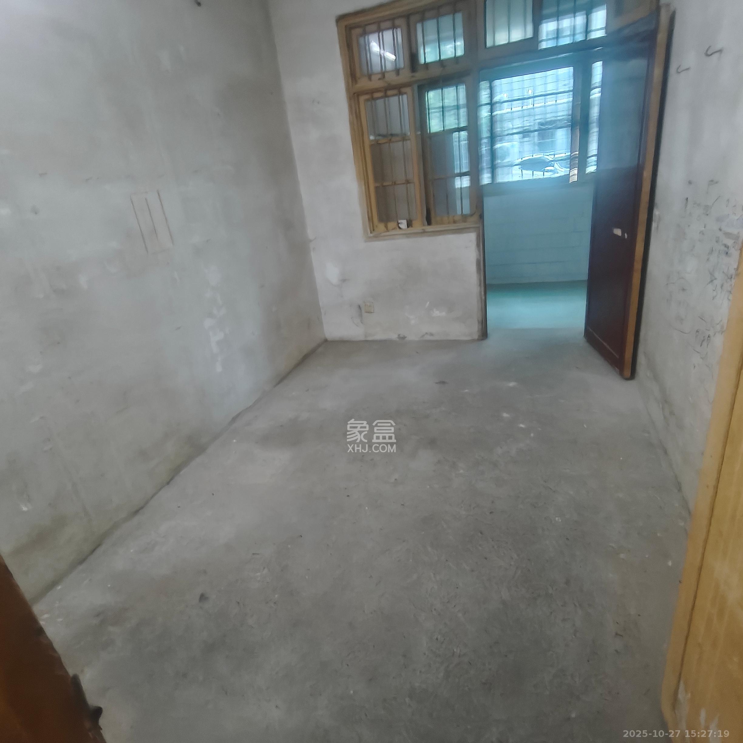 荷花园财政厅单位宿舍  3室1厅1卫    1500.0元/月 荷花园财政厅单位宿舍  3室1厅1卫    1500.0元/月室内图1