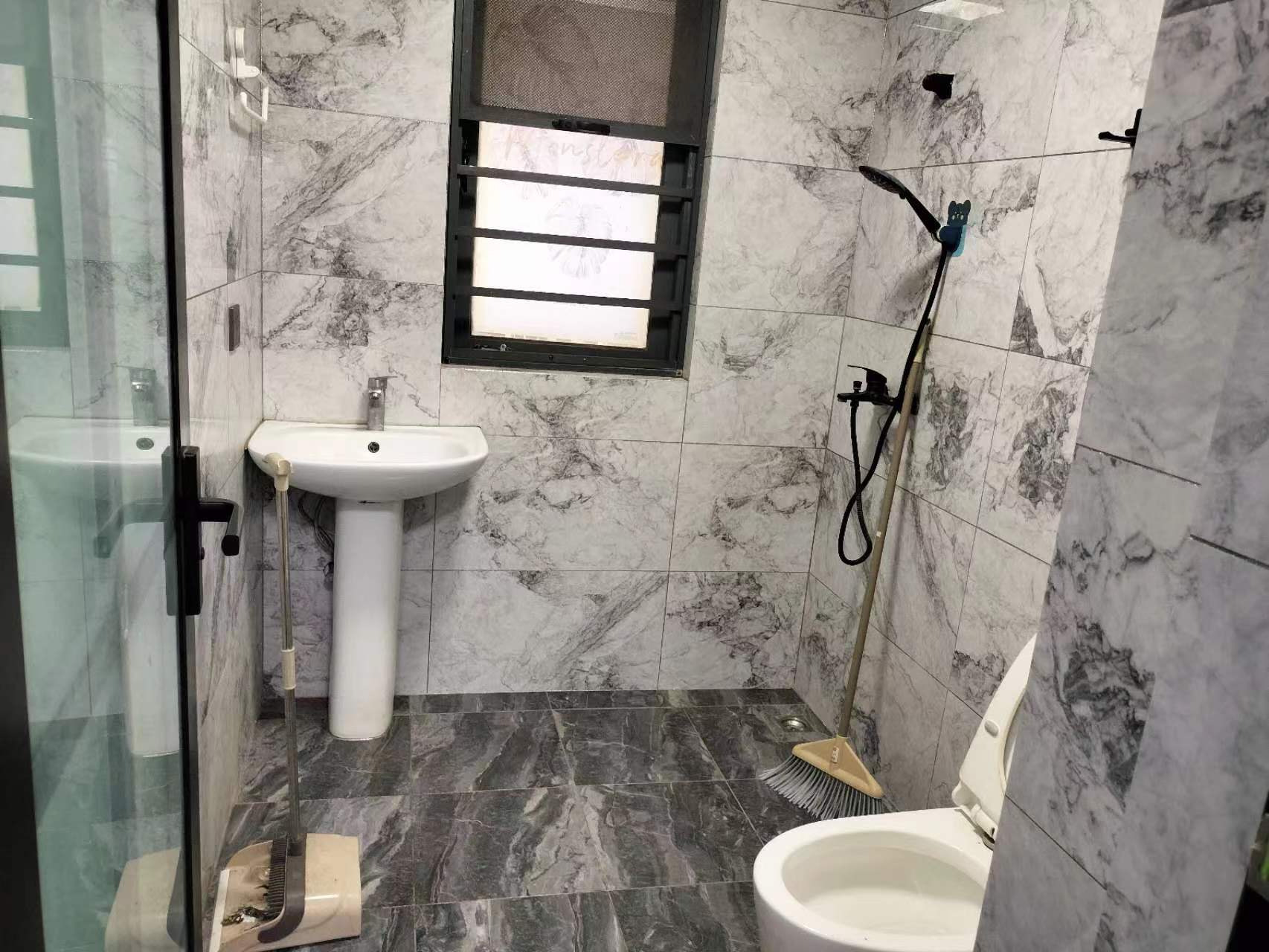 金盘名邸  2室2厅1卫    158.0万室内图