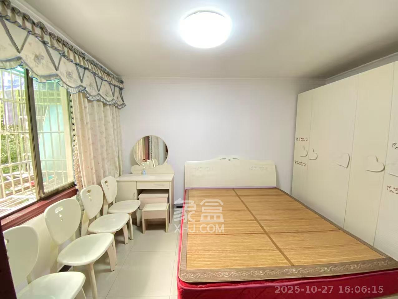 红旗区四片  2室1厅1卫    1900.0元/月 红旗区四片  2室1厅1卫    1900.0元/月室内图