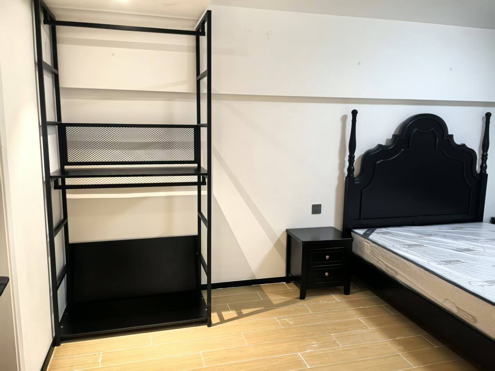 海航豪庭南苑  1室1厅2卫    3500.0元/月室内图