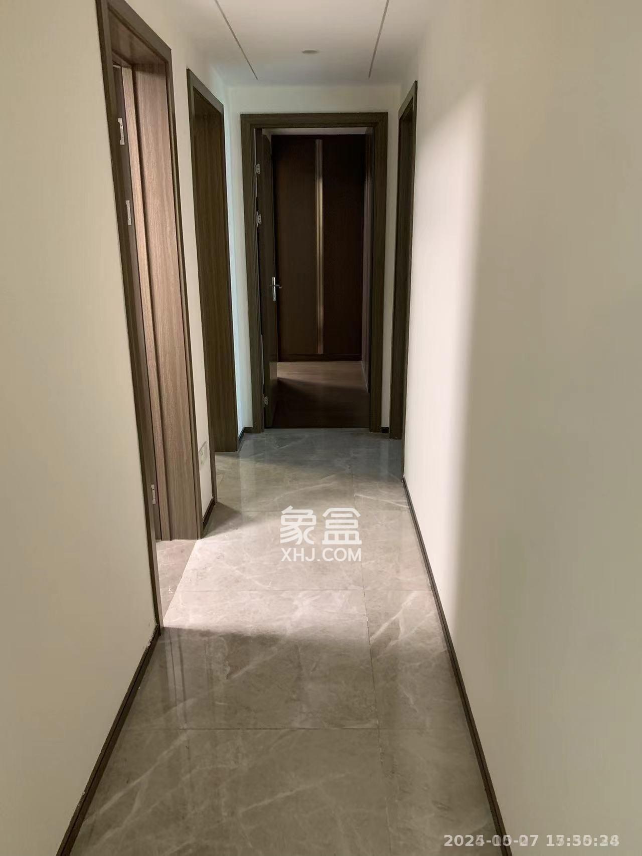 滨江府1913  4室2厅2卫    4000.0元/月 滨江府1913  4室2厅2卫    4000.0元/月室内图