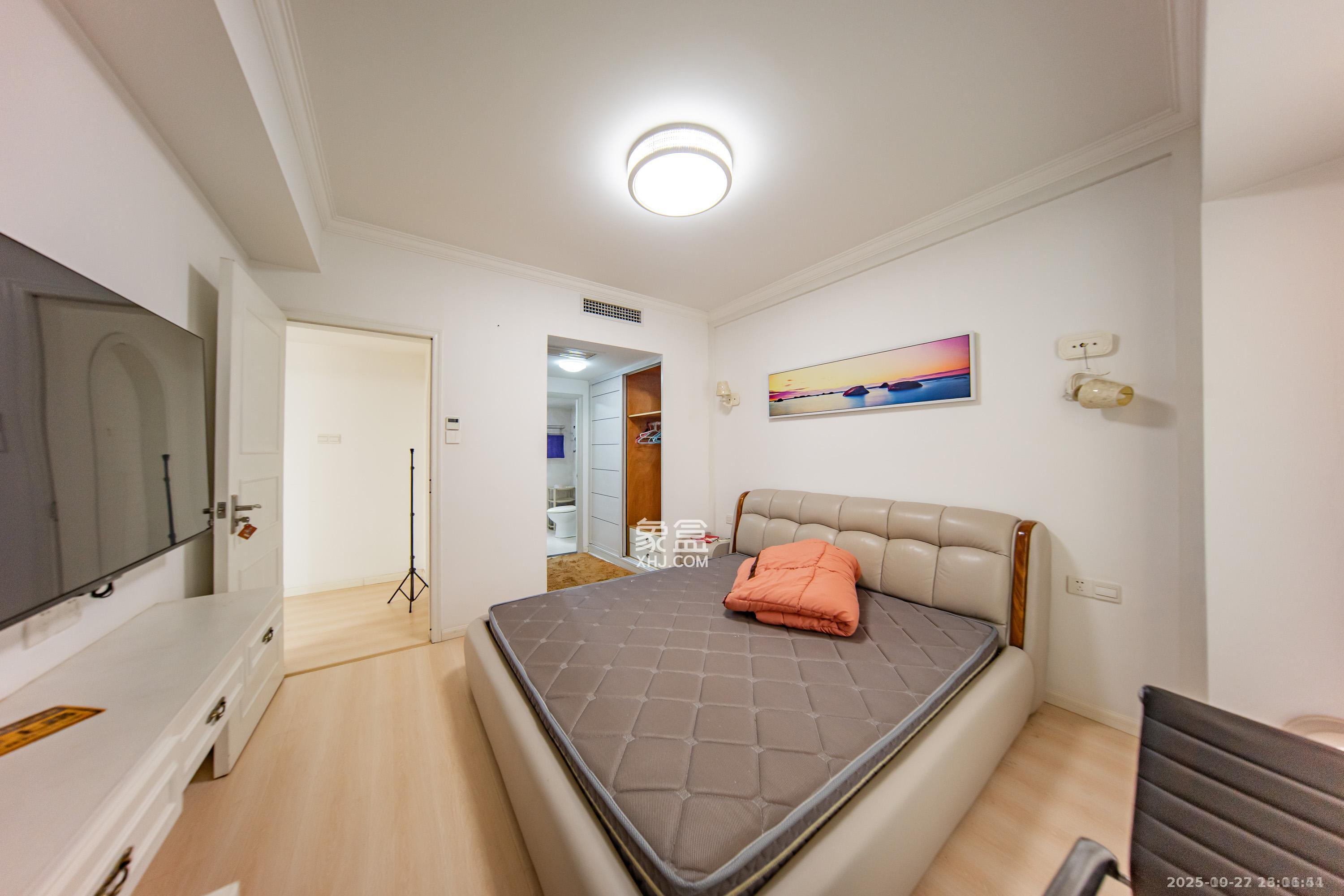 米兰春天 3室2厅2卫 2300.0元/月 米兰春天 3室2厅2卫 2300.0元/月室内图