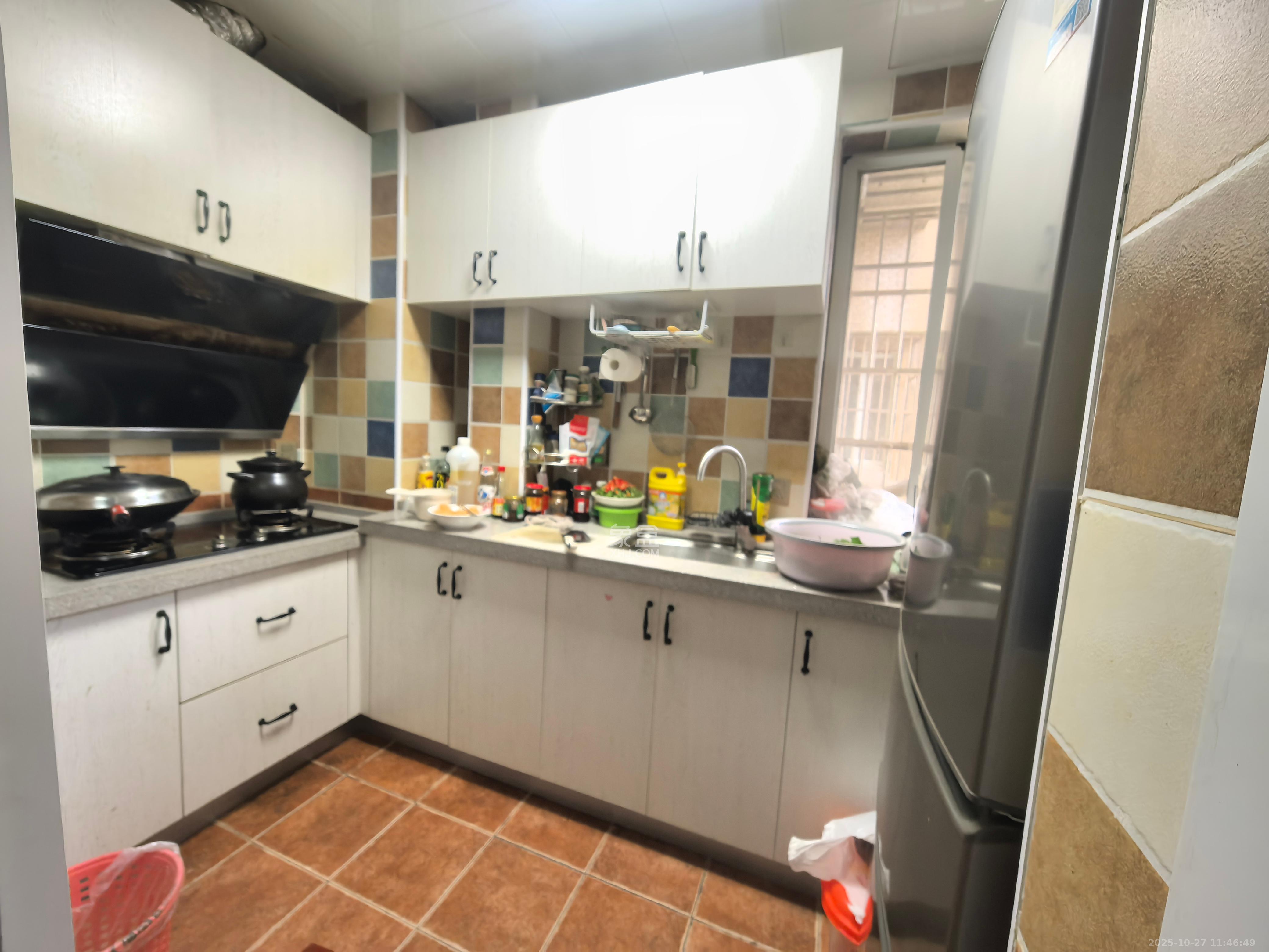 谷山乐园三期  3室2厅1卫    2400.0元/月 谷山乐园三期  3室2厅1卫    2400.0元/月室内图