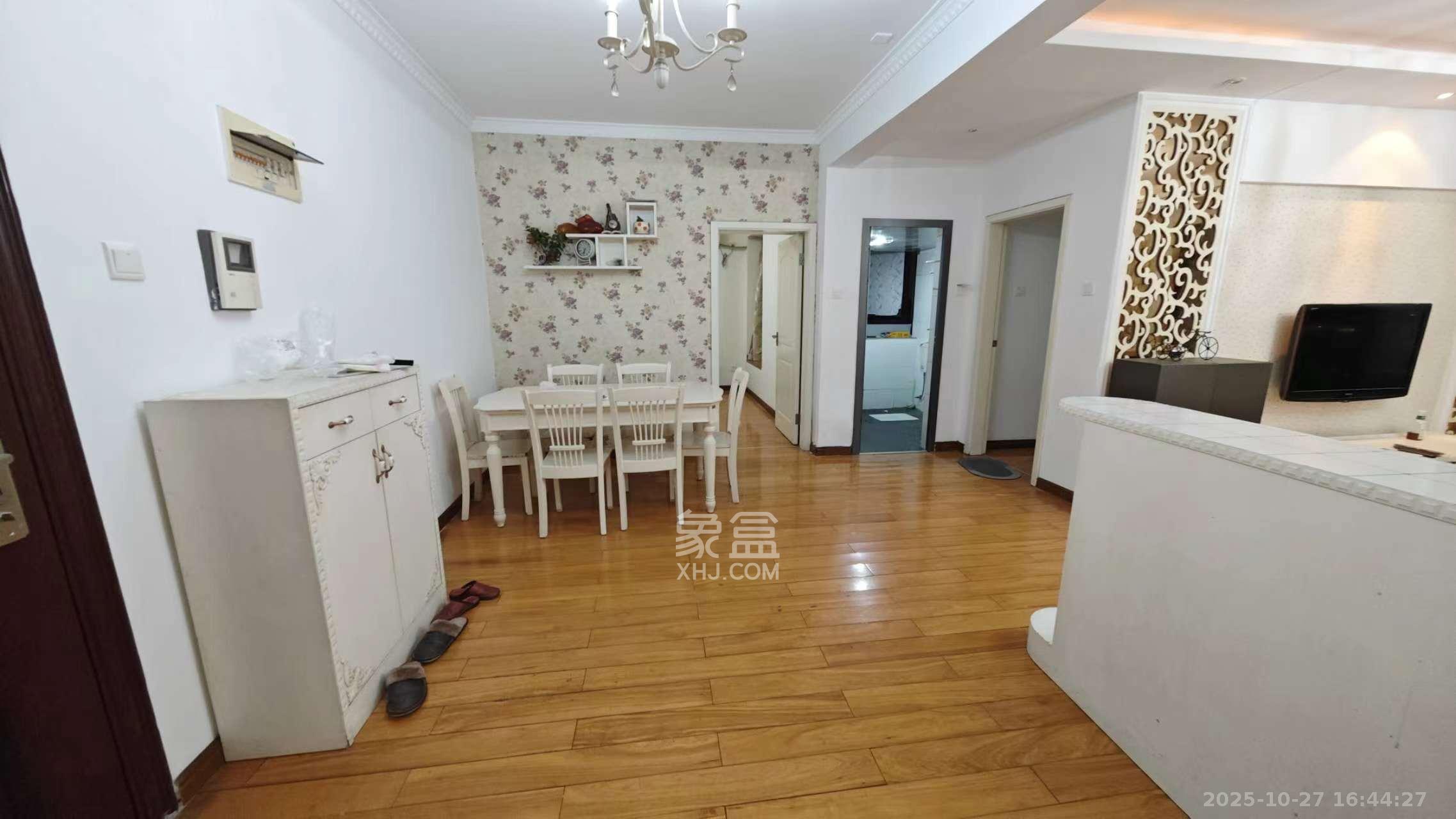 长大卧琥  2室2厅1卫    2200.0元/月 长大卧琥  2室2厅1卫    2200.0元/月室内图