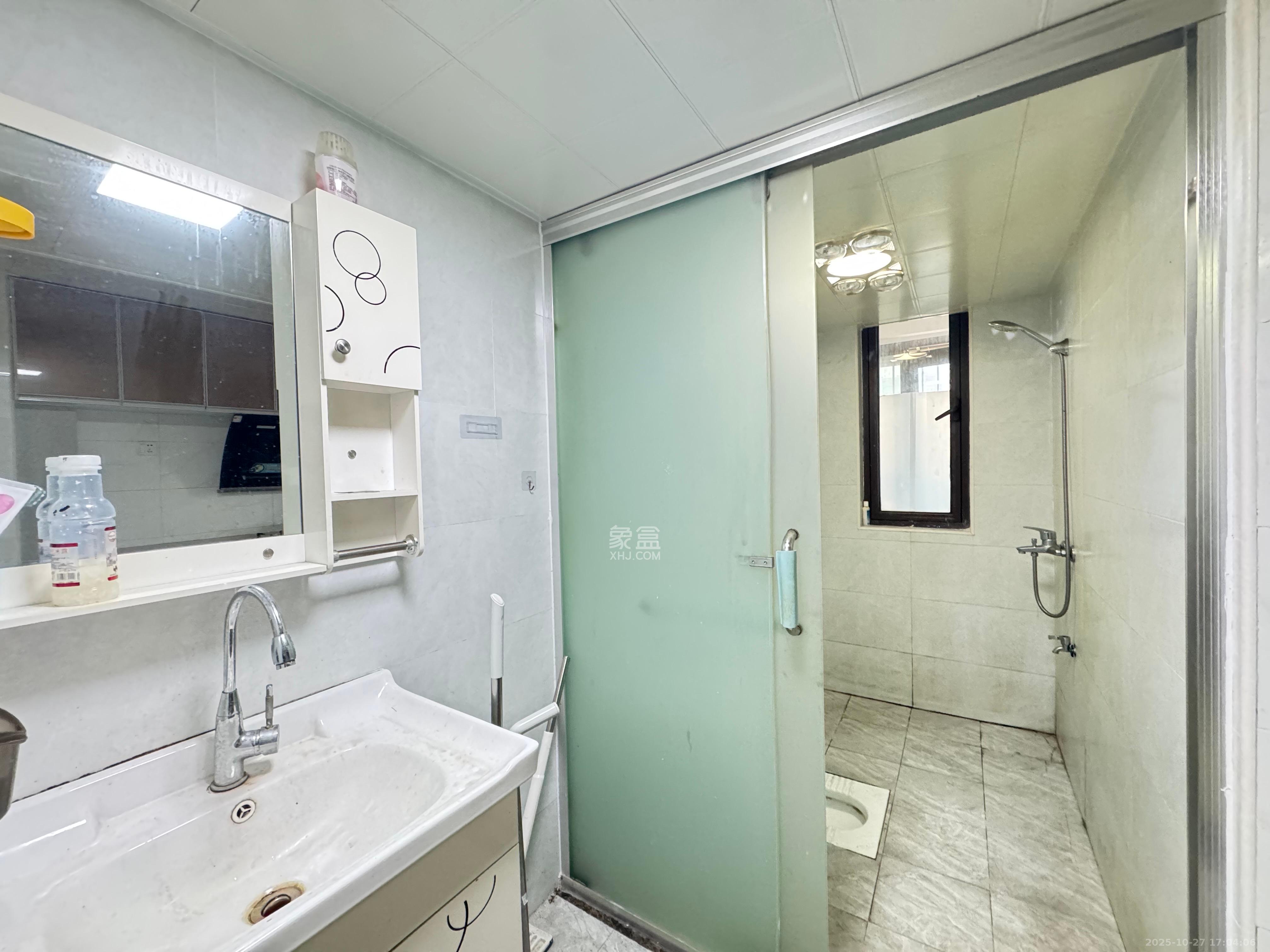 中欣楚天熙苑  3室2厅2卫    2500.0元/月 中欣楚天熙苑  3室2厅2卫    2500.0元/月室内图