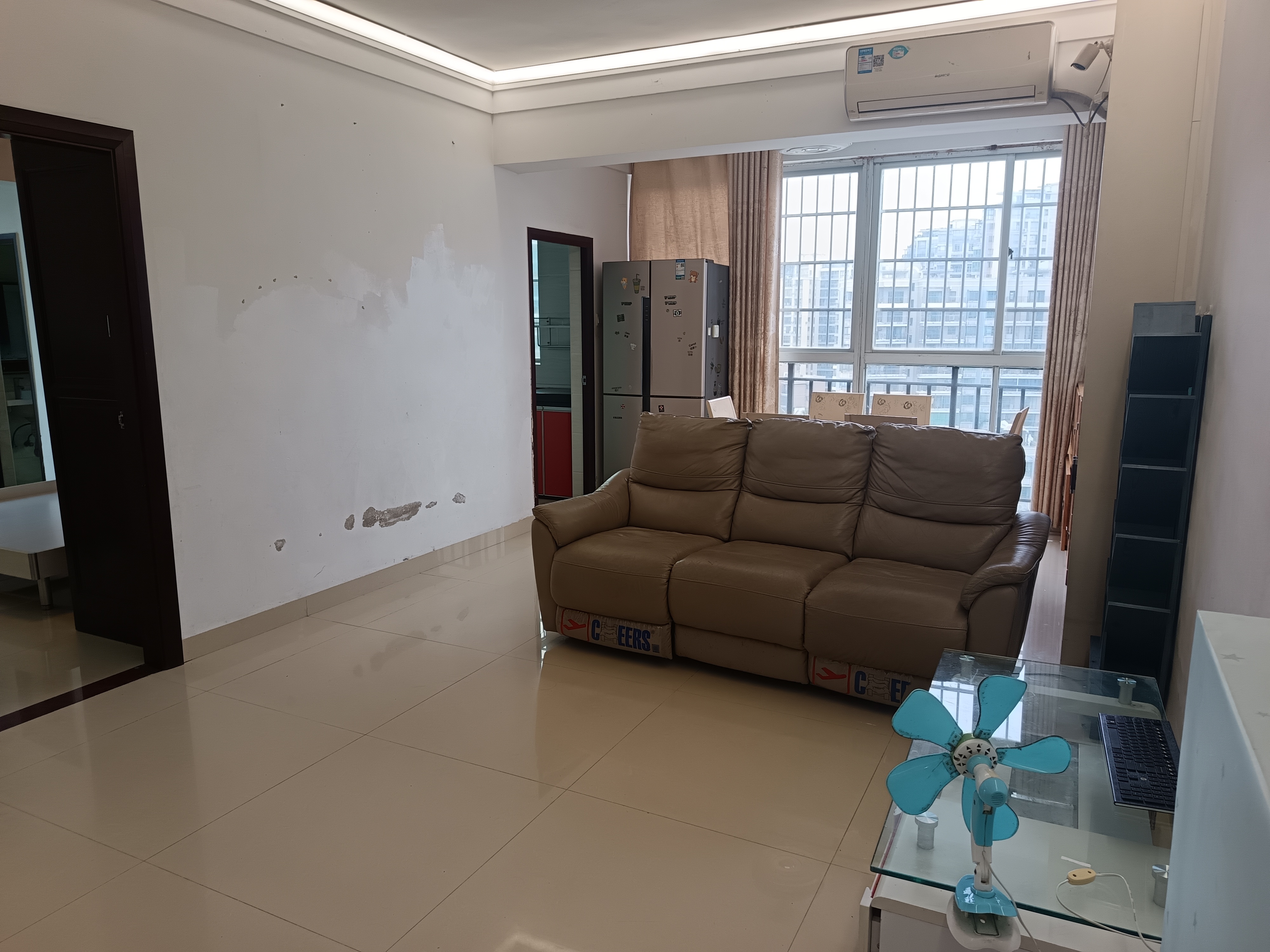 友谊华庭  3室2厅2卫    2500.0元/月室内图