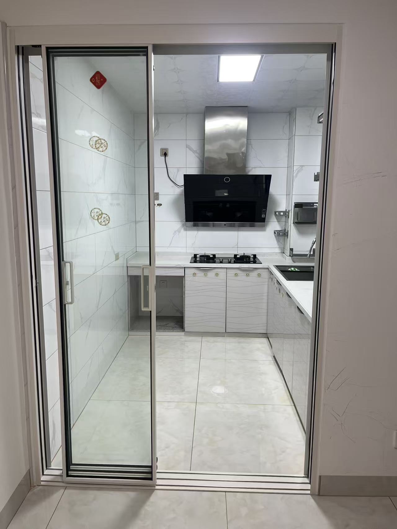 海侨花园  3室2厅1卫    2800.0元/月 海侨花园  3室2厅1卫    2800.0元/月室内图