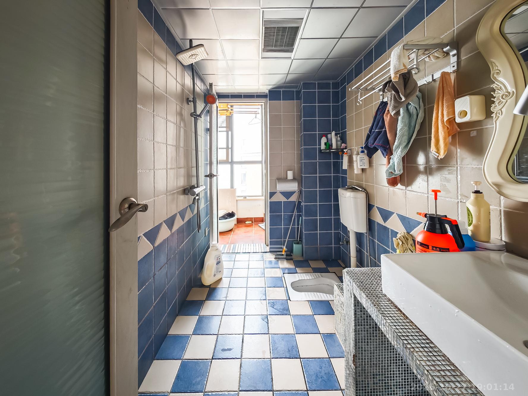 双湾国际(湘江御景花园)  3室2厅2卫    110.0万 双湾国际(湘江御景花园)  3室2厅2卫    110.0万卫生间