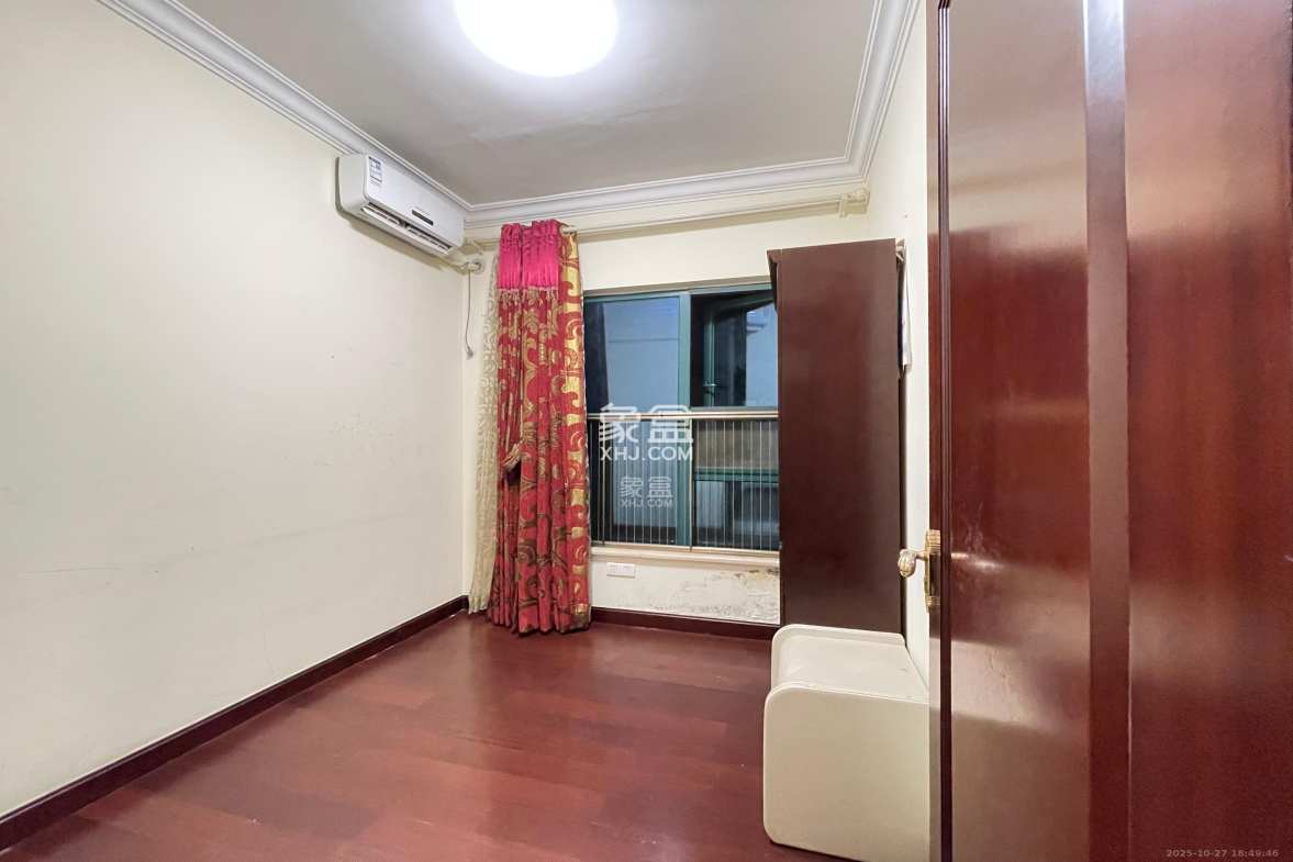 恒大名都  4室2厅2卫    1800.0元/月 恒大名都  4室2厅2卫    1800.0元/月室内图