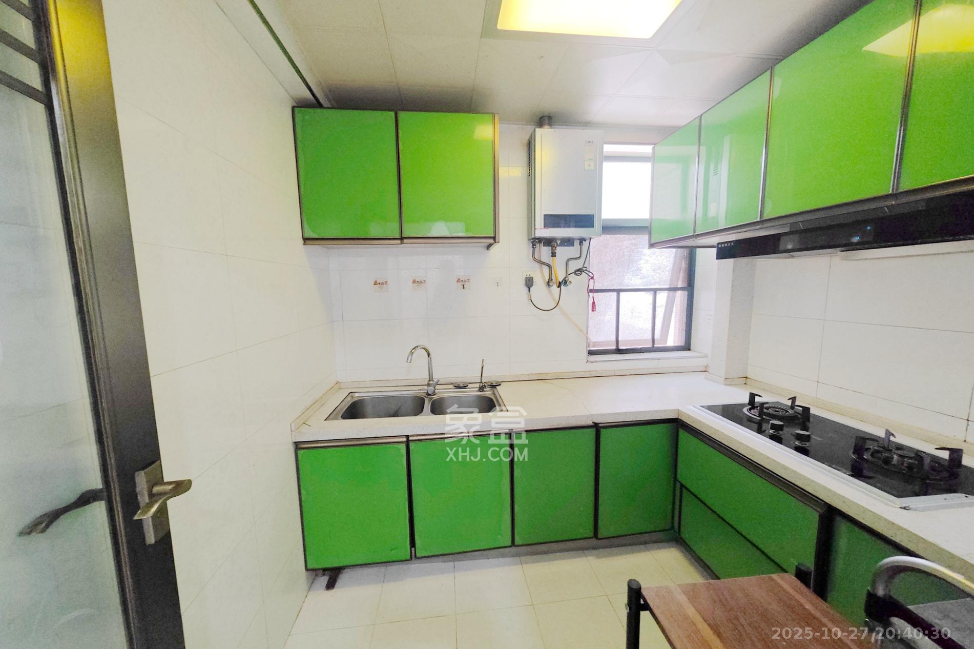 都市兰亭  3室2厅1卫    67.0万 都市兰亭  3室2厅1卫    67.0万厨房