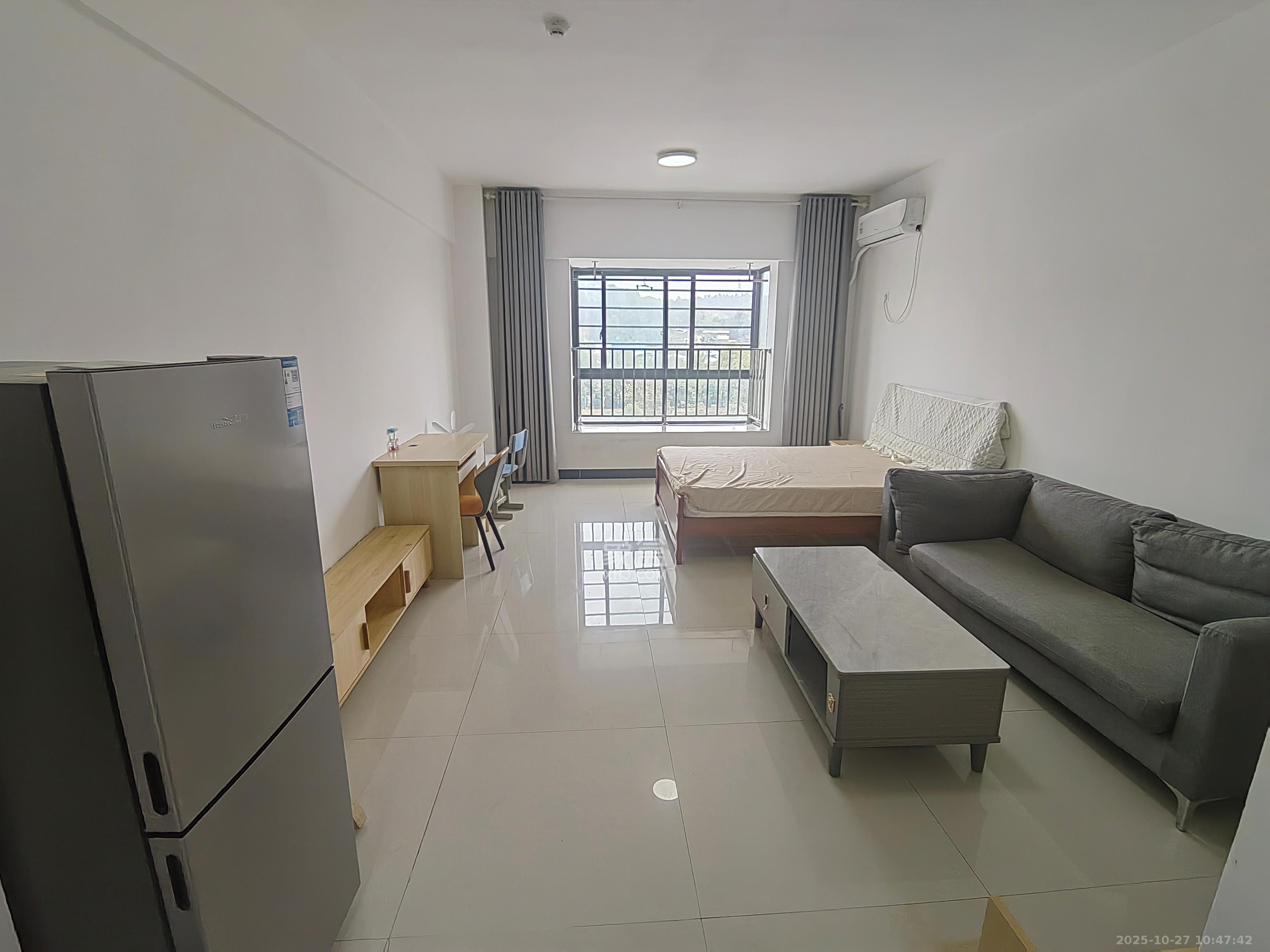 世纪桃花苑  1室0厅1卫    1300.0元/月