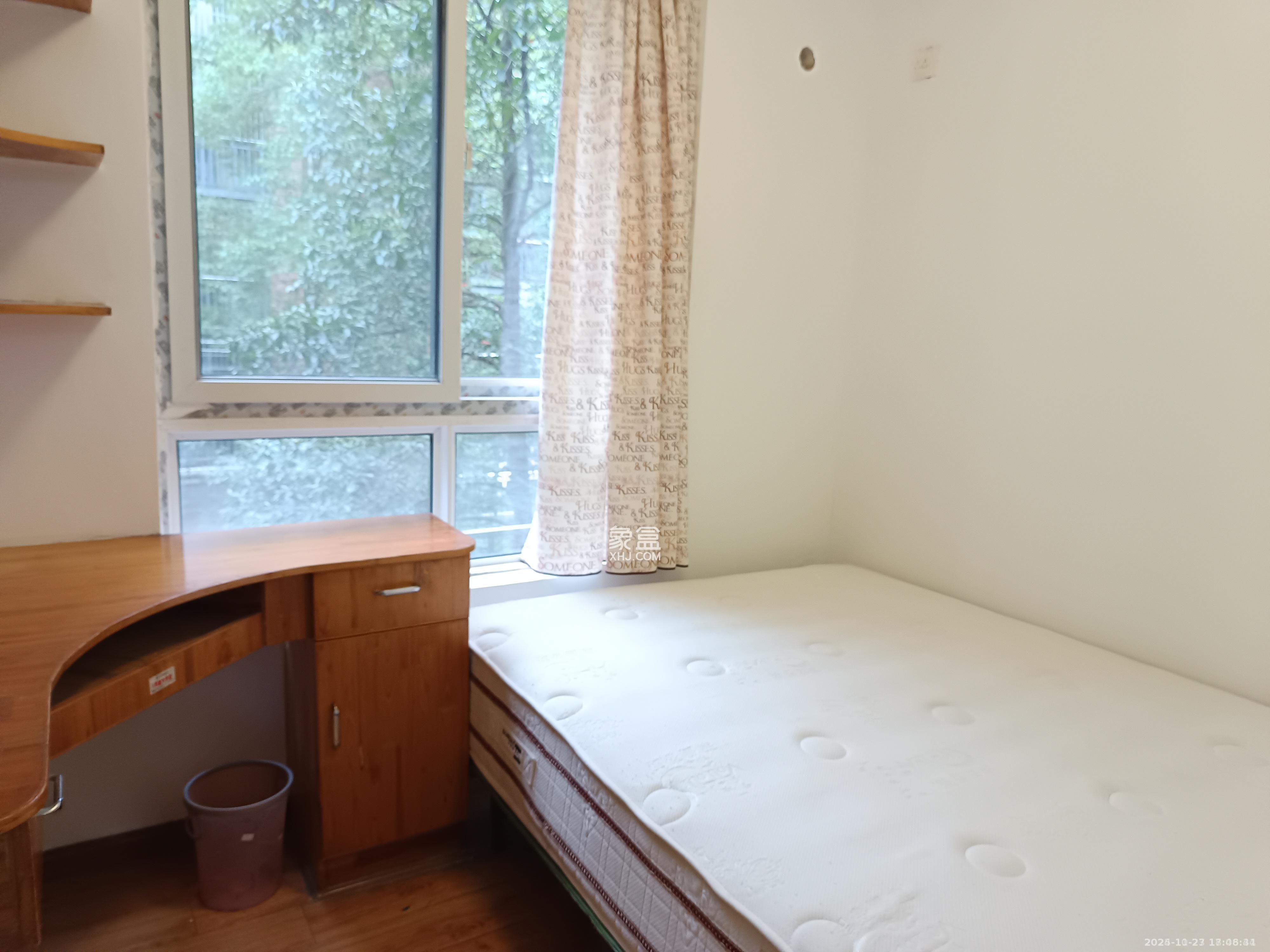 山水湾  3室2厅1卫    1800.0元/月室内图