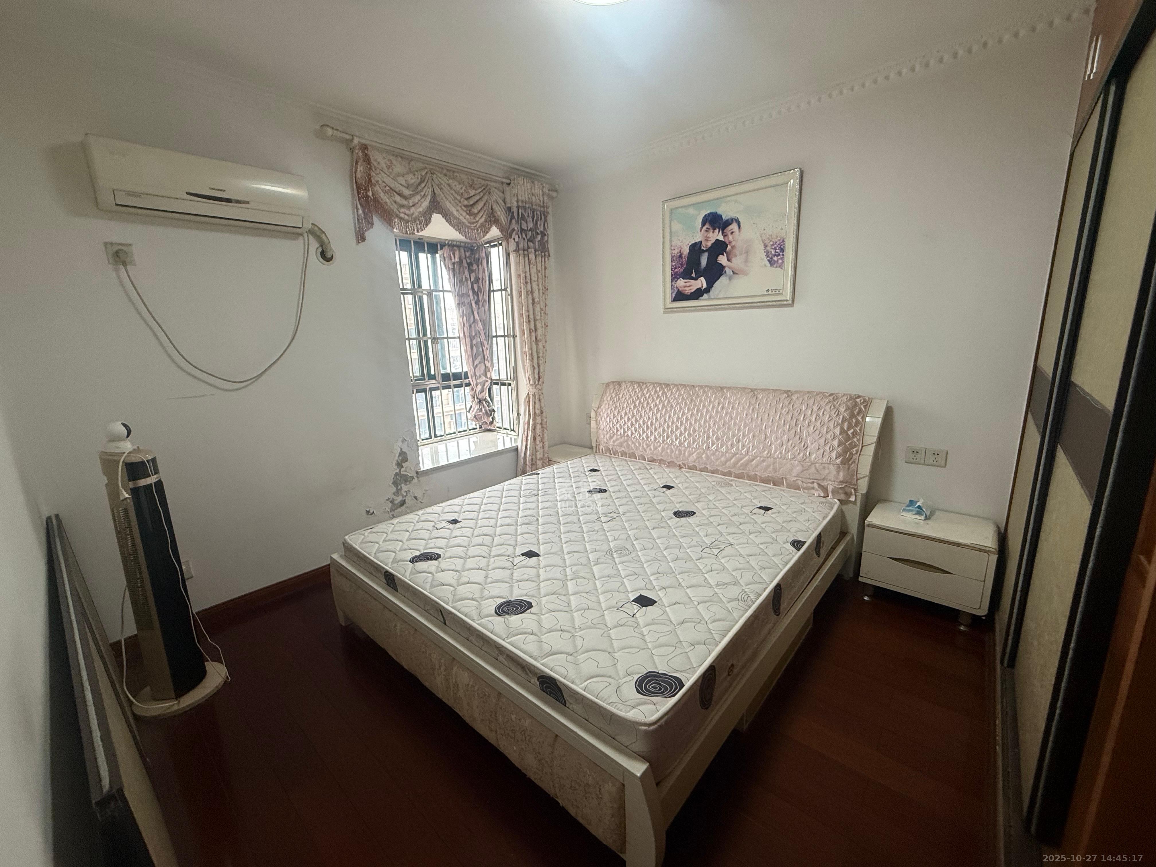 东玺门  2室2厅1卫    2100.0元/月 东玺门  2室2厅1卫    2100.0元/月室内图