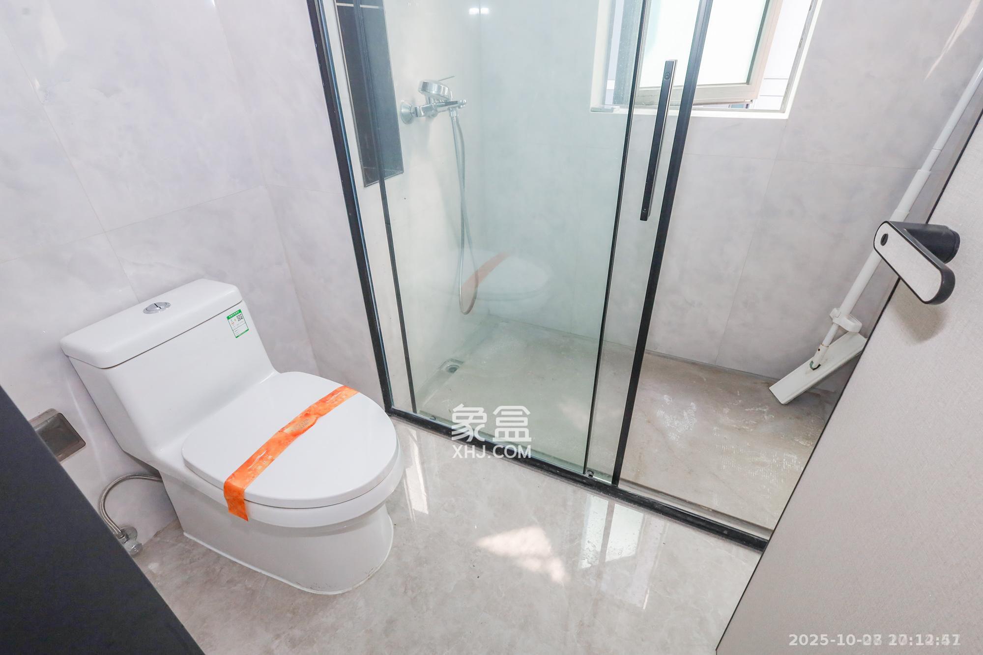 招商蛇口滨江境  4室2厅2卫    10000.0元/月 招商蛇口滨江境  4室2厅2卫    10000.0元/月室内图