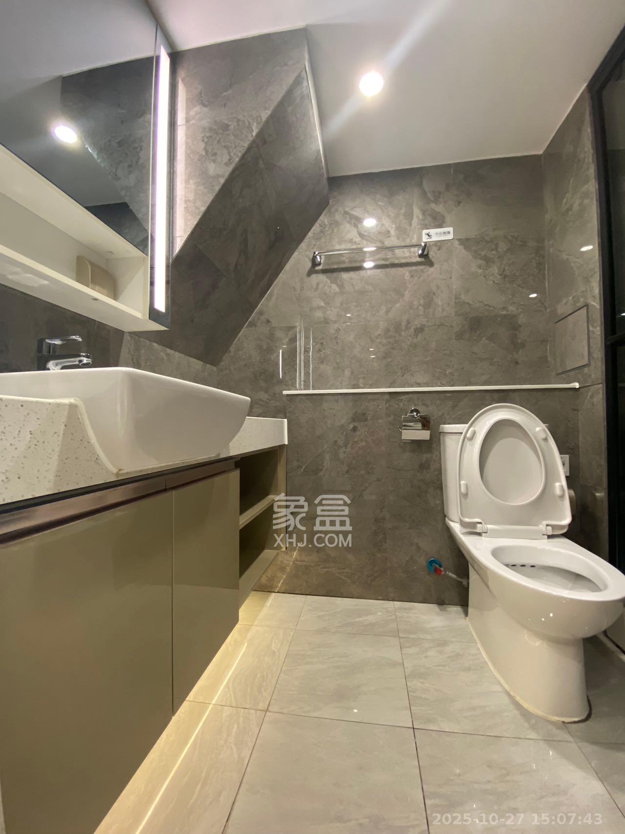 华远华时代 2室2厅1卫 3500.0元/月 华远华时代 2室2厅1卫 3500.0元/月室内图