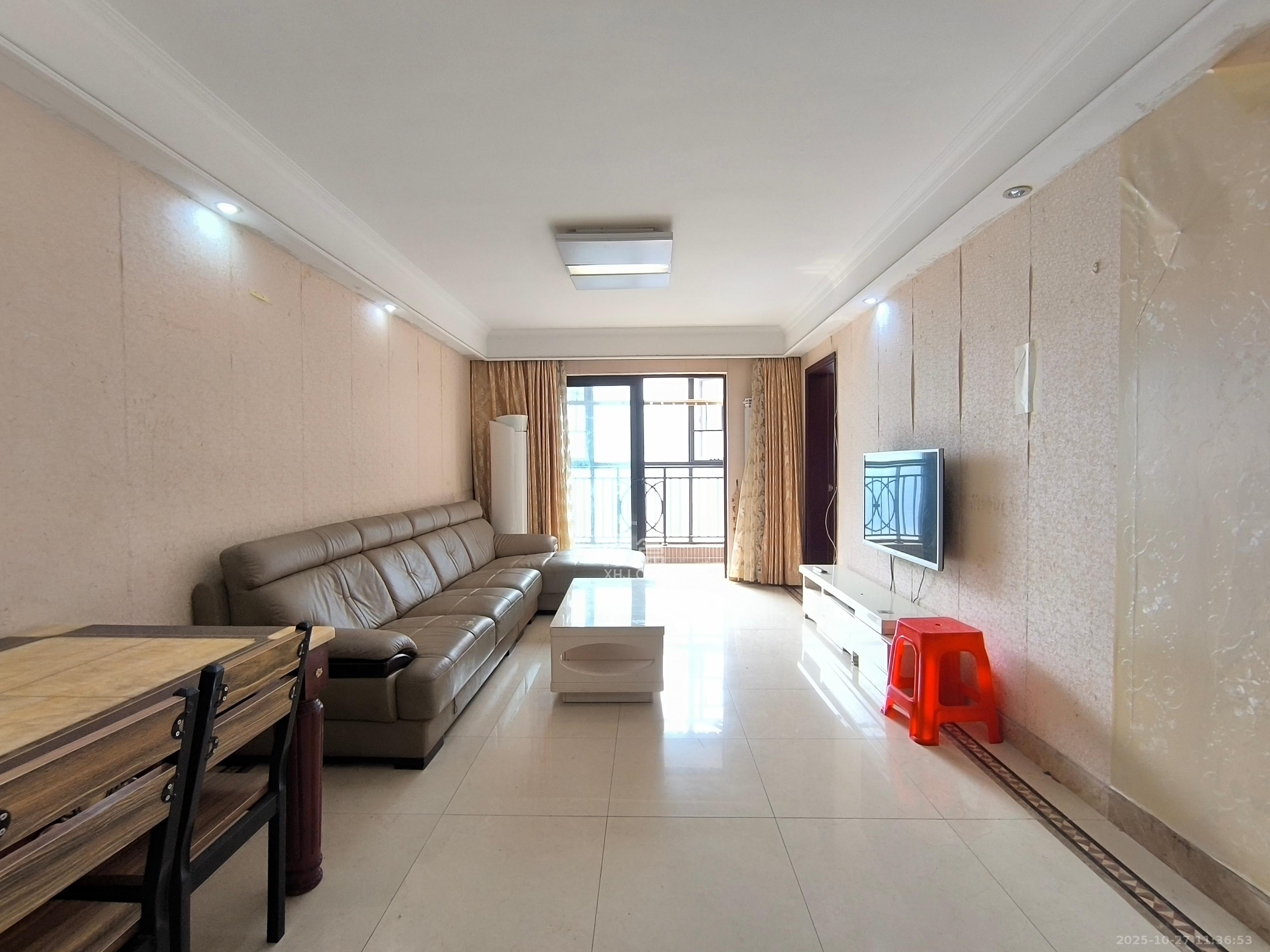 中海国际一期  3室2厅2卫    1800.0元/月