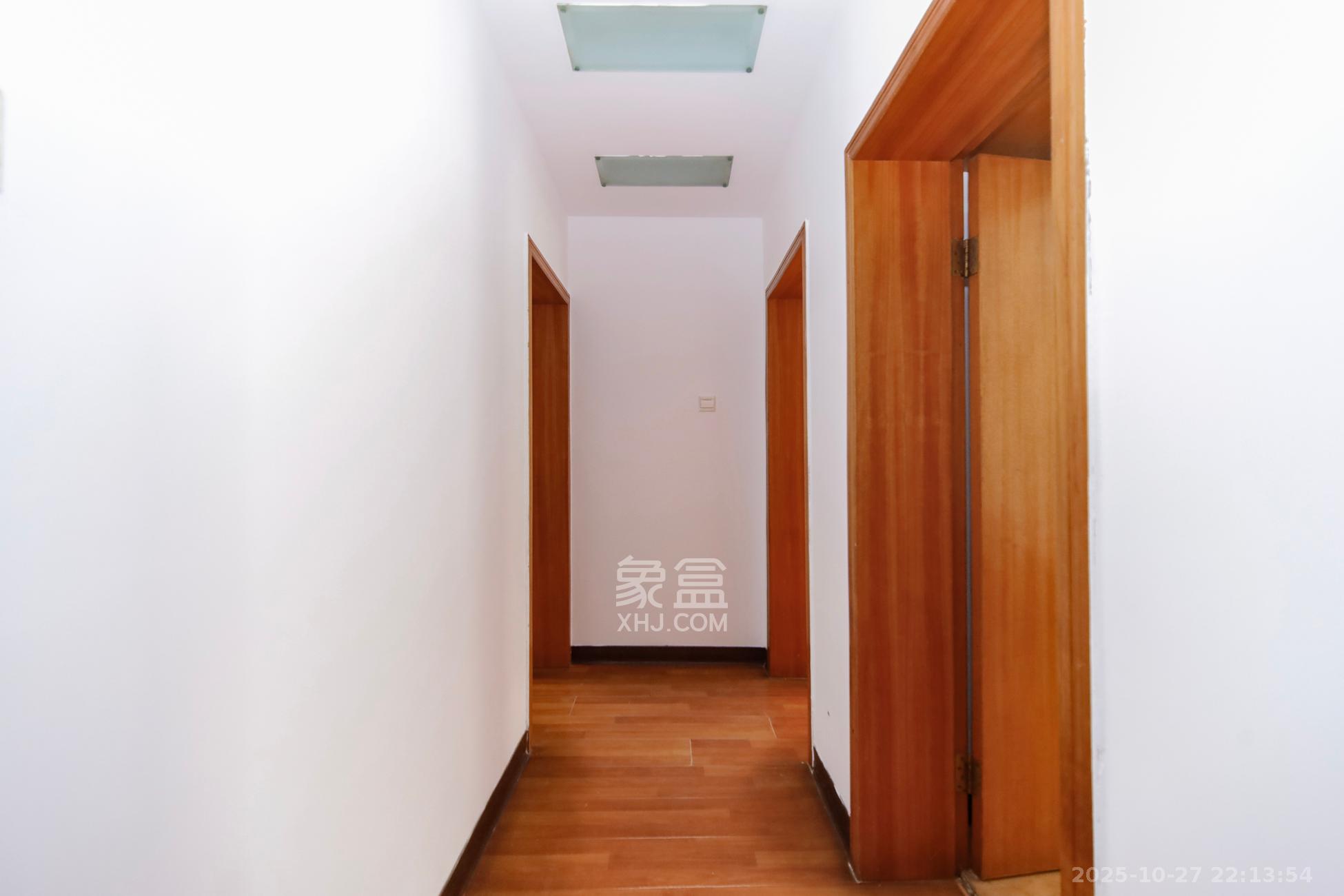 融城花苑  3室2厅2卫    56.8万其他