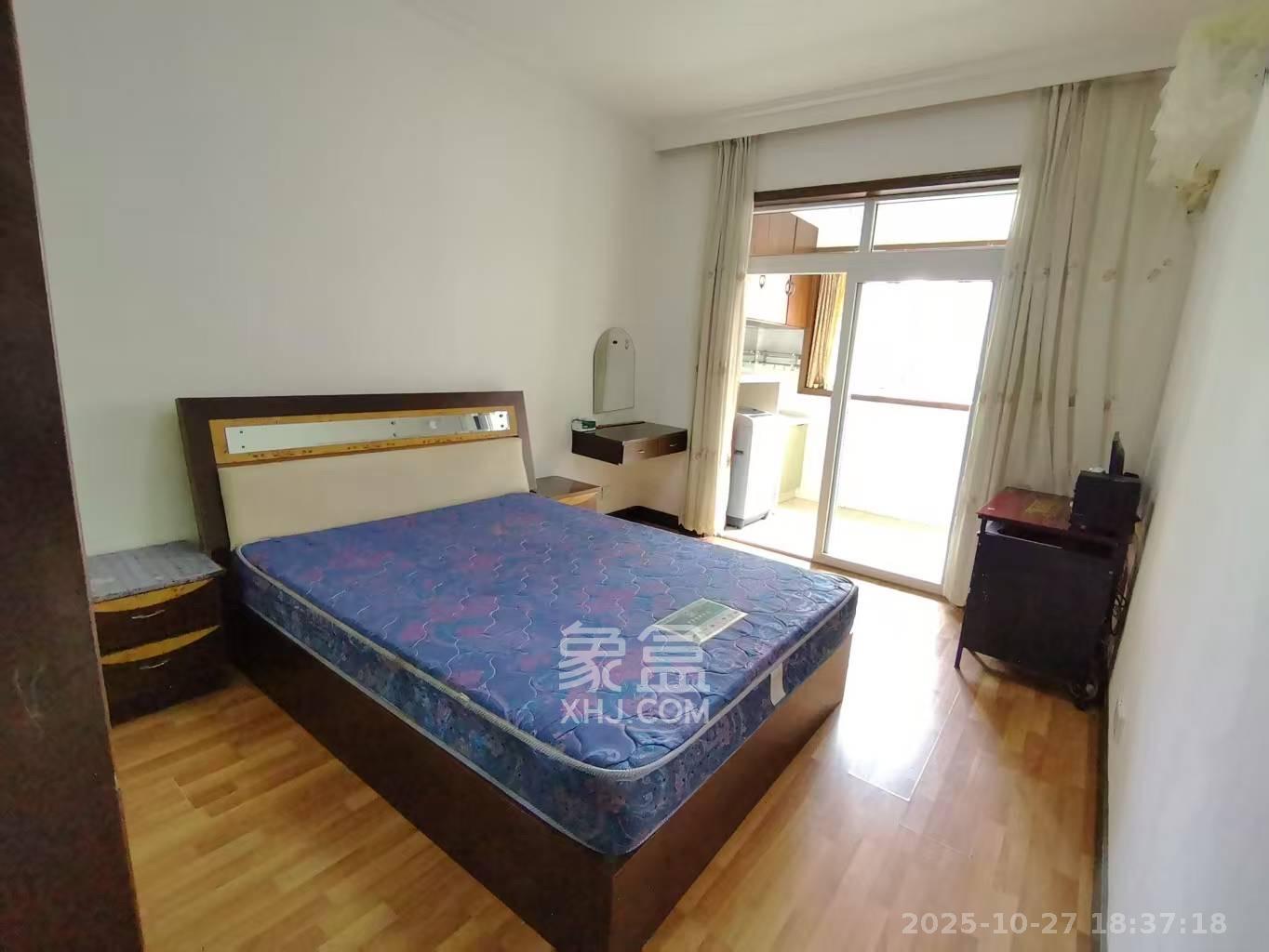 荷花园小区(安置房小区) 3室2厅1卫 2200.0元/月 荷花园小区(安置房小区) 3室2厅1卫 2200.0元/月室内图