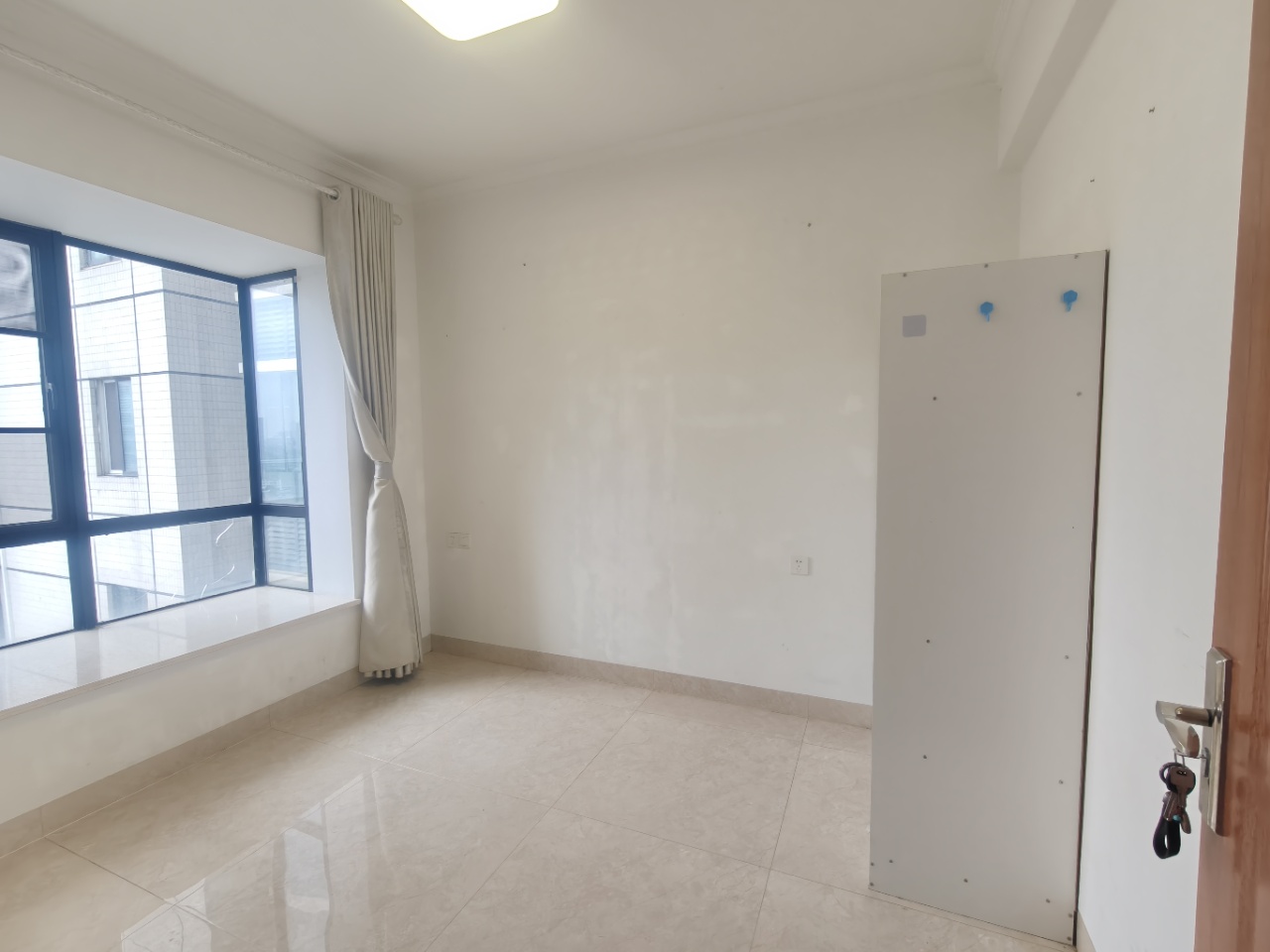 洛杉矶城 3室2厅2卫 3800.0元/月 洛杉矶城 3室2厅2卫 3800.0元/月室内图