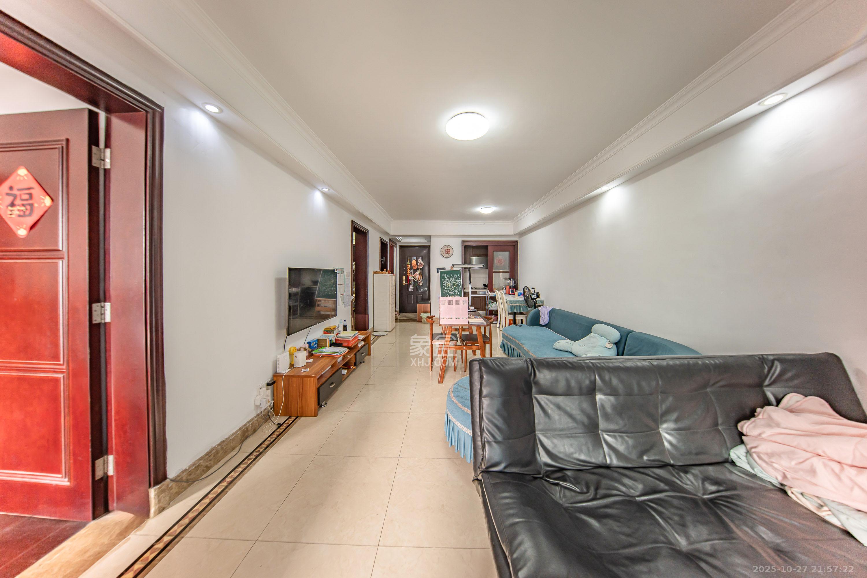 中海国际一期 3室2厅1卫 68.0万 中海国际一期 3室2厅1卫 68.0万客厅