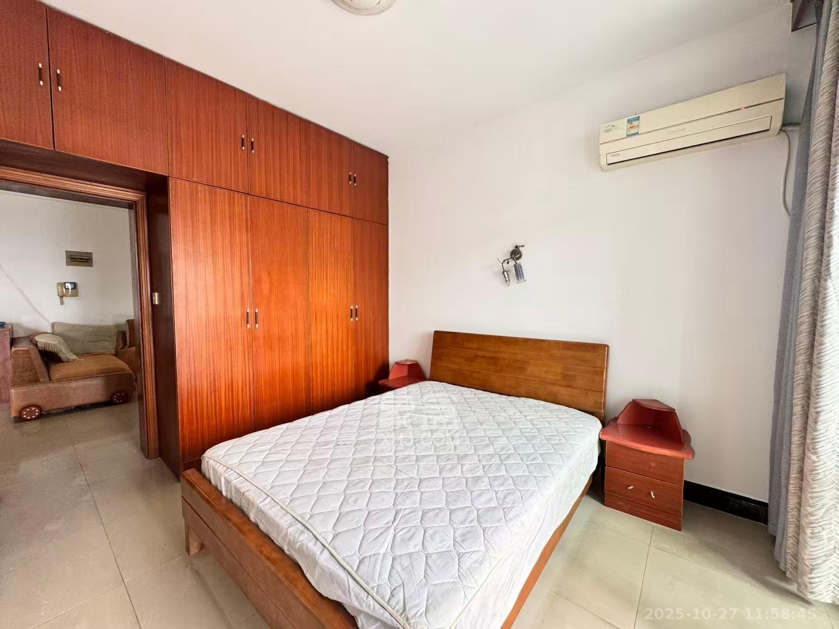 上海城小区  2室2厅1卫    2000.0元/月室内图