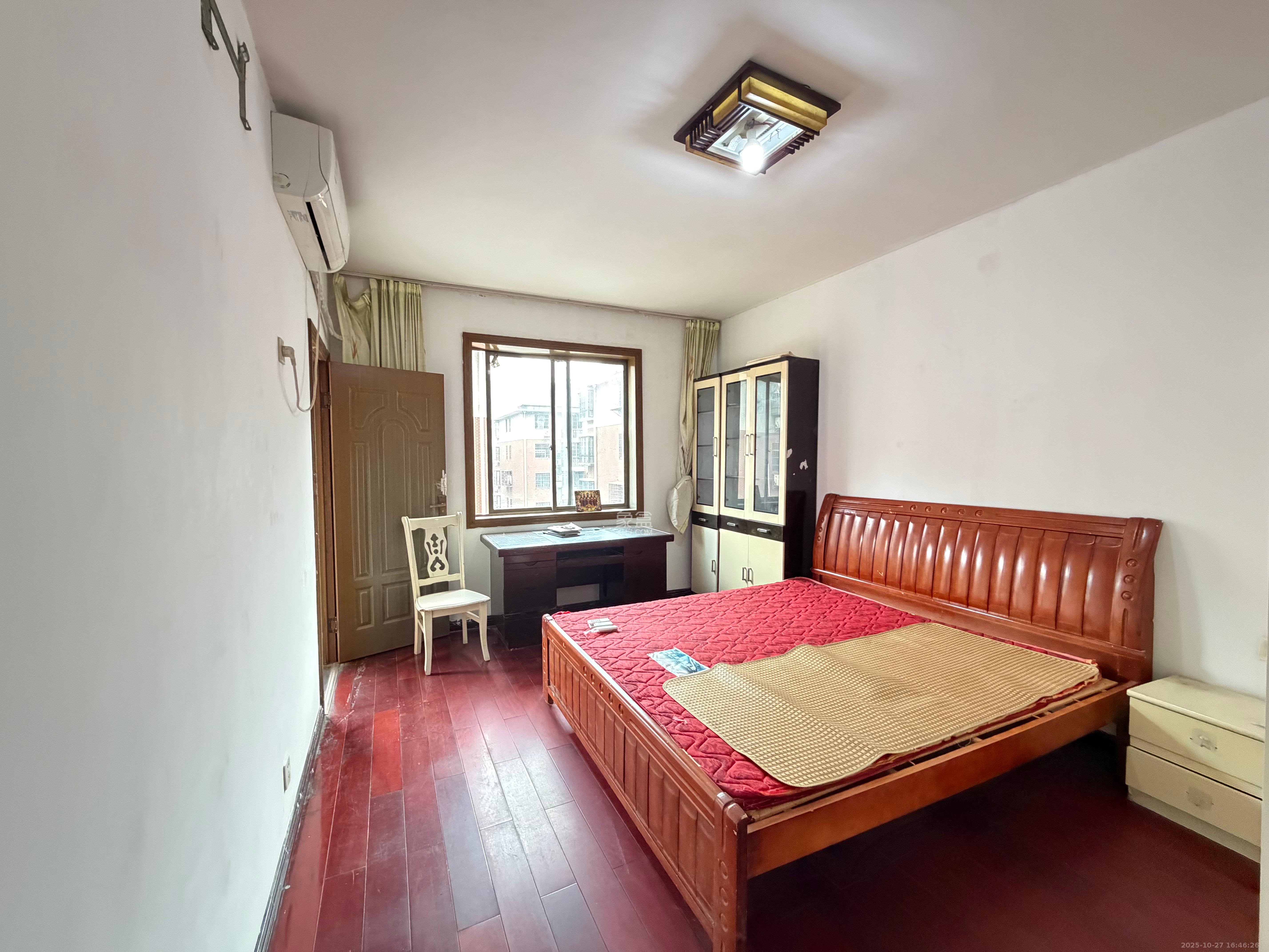 莲湖汽配城  4室2厅1卫    1800.0元/月室内图