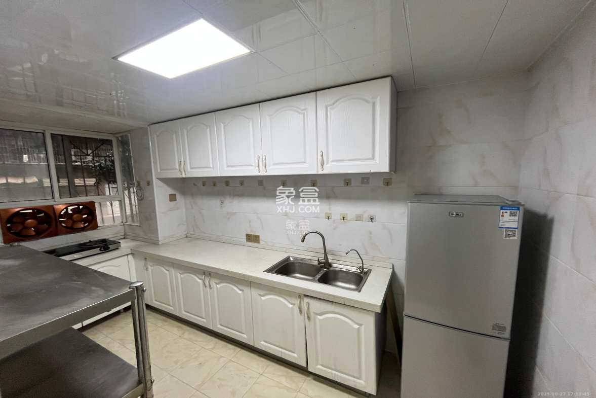 福乐凯公寓 2室2厅1卫 2500.0元/月 福乐凯公寓 2室2厅1卫 2500.0元/月室内图