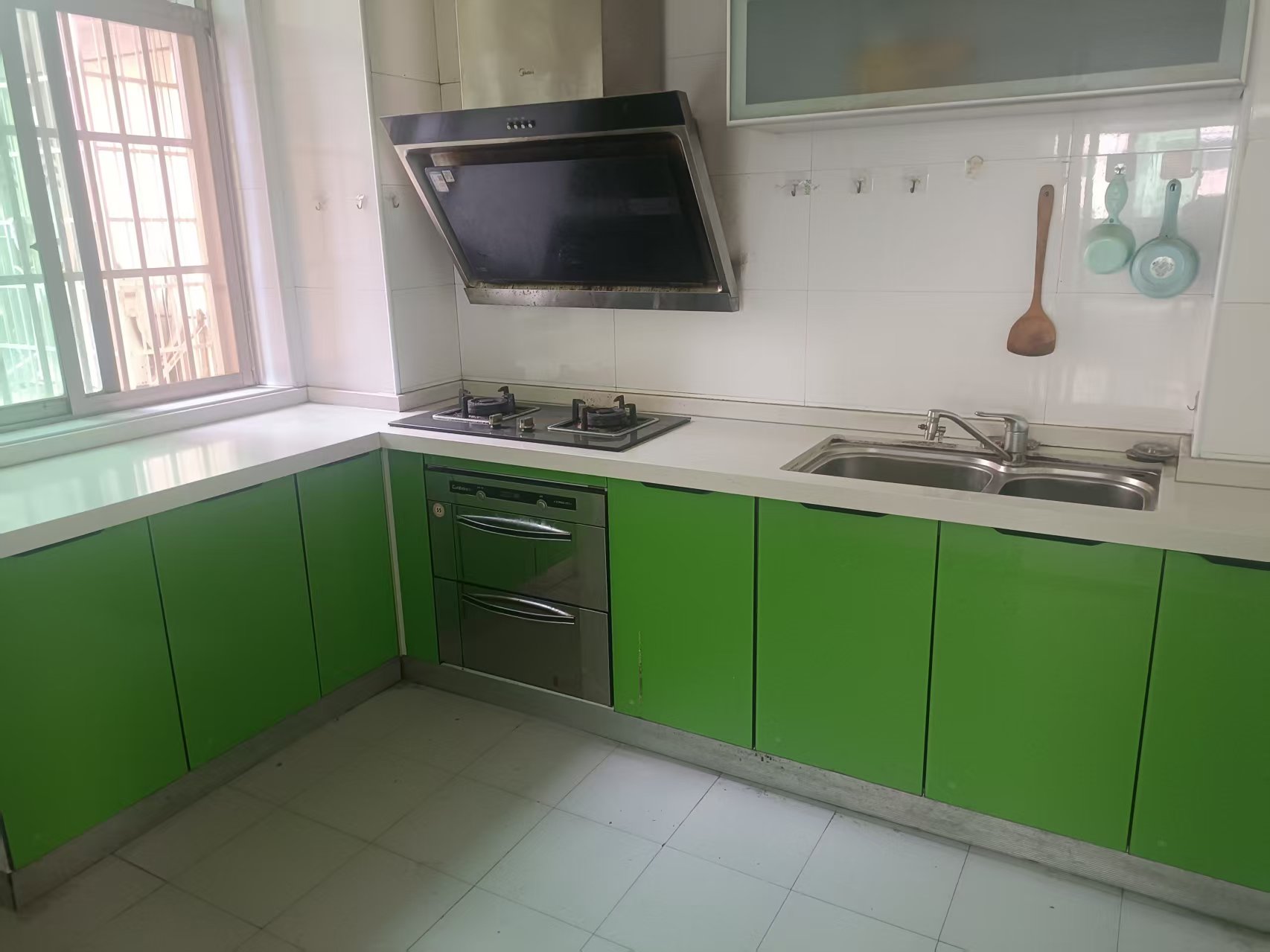 梓怡华盛家园  3室2厅2卫    1800.0元/月室内图