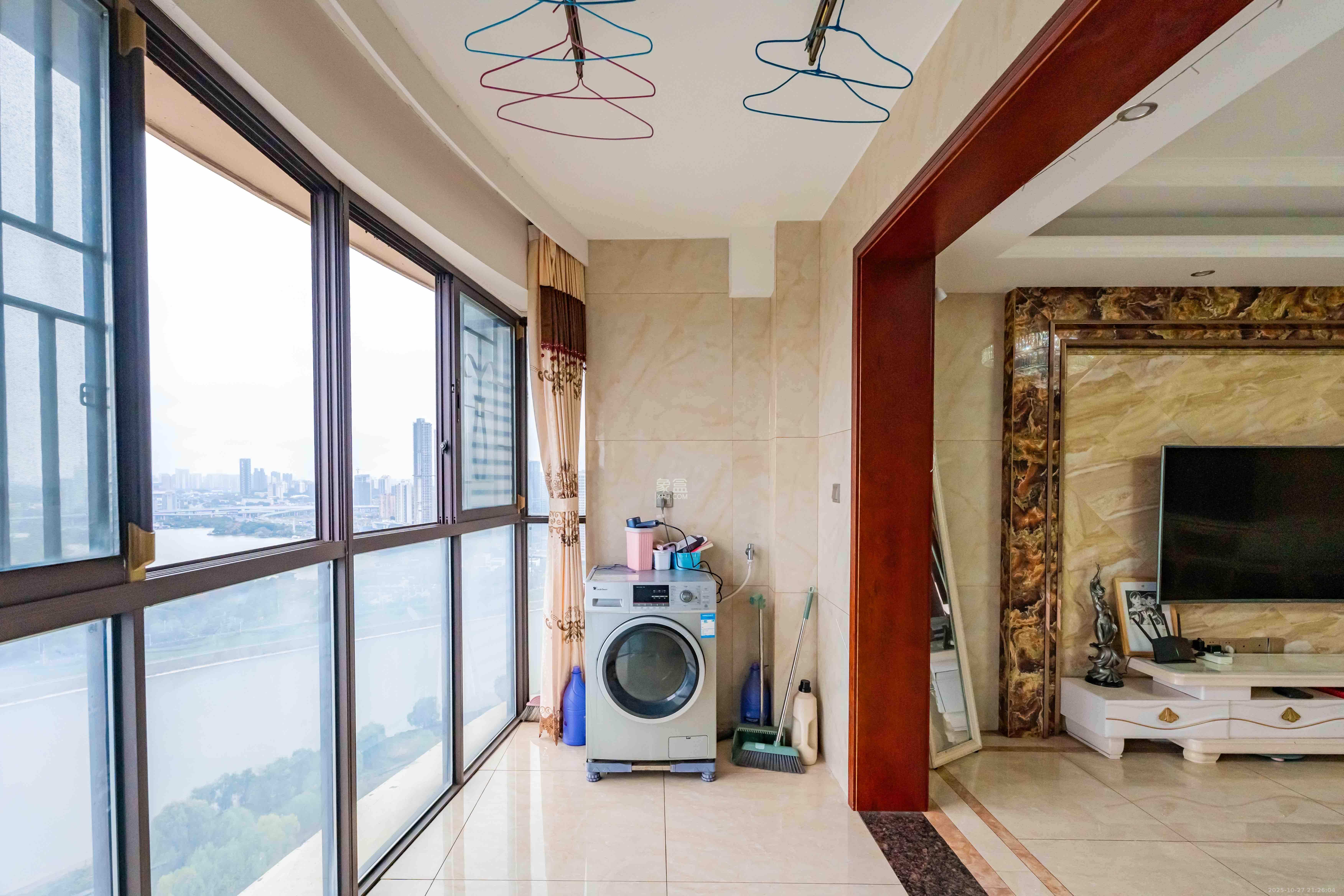 海洋半岛(月珑湾)  3室2厅2卫    3200.0元/月 海洋半岛(月珑湾)  3室2厅2卫    3200.0元/月室内图