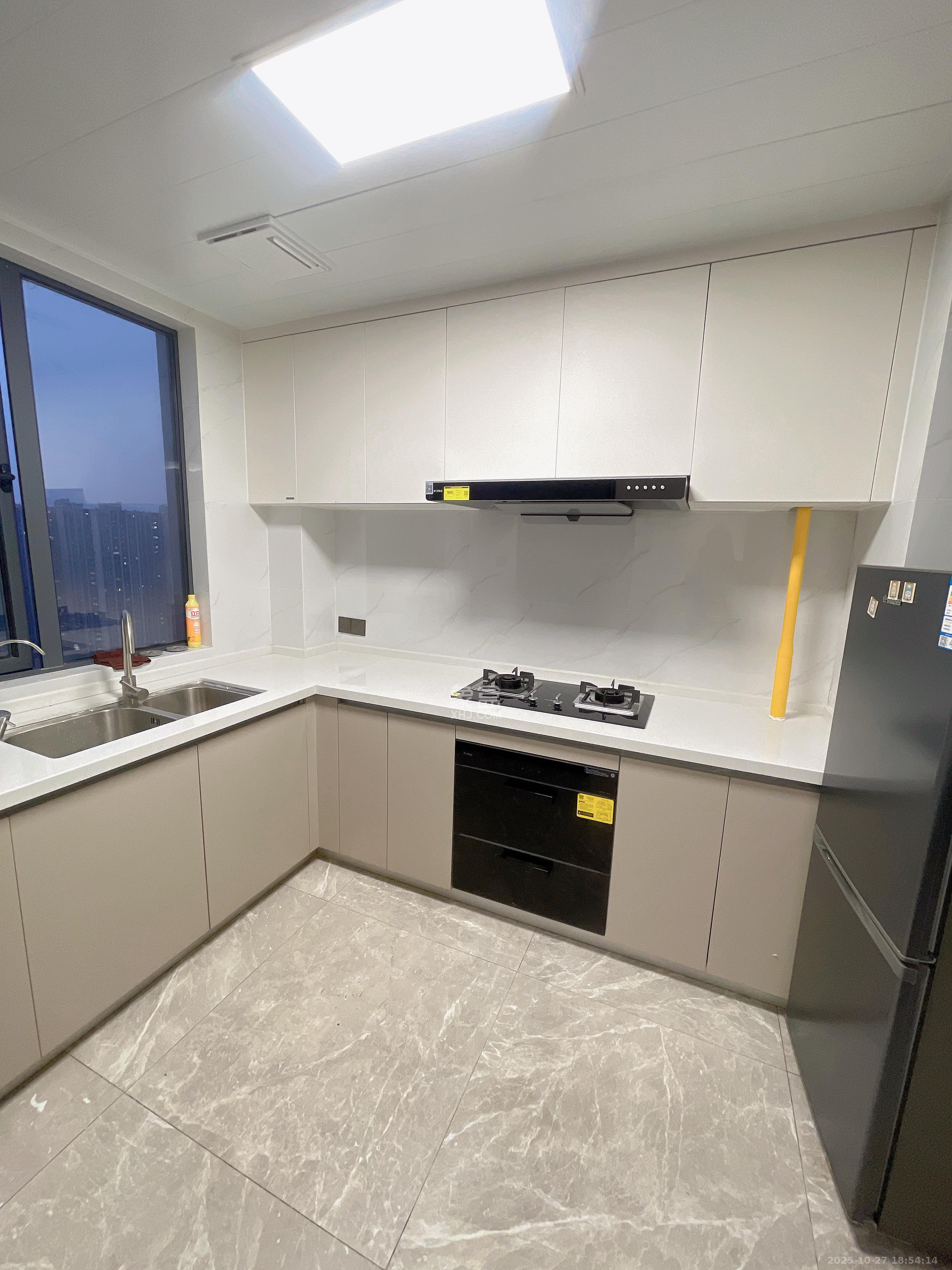 欣利梅溪左岸  4室2厅2卫    3500.0元/月 欣利梅溪左岸  4室2厅2卫    3500.0元/月室内图