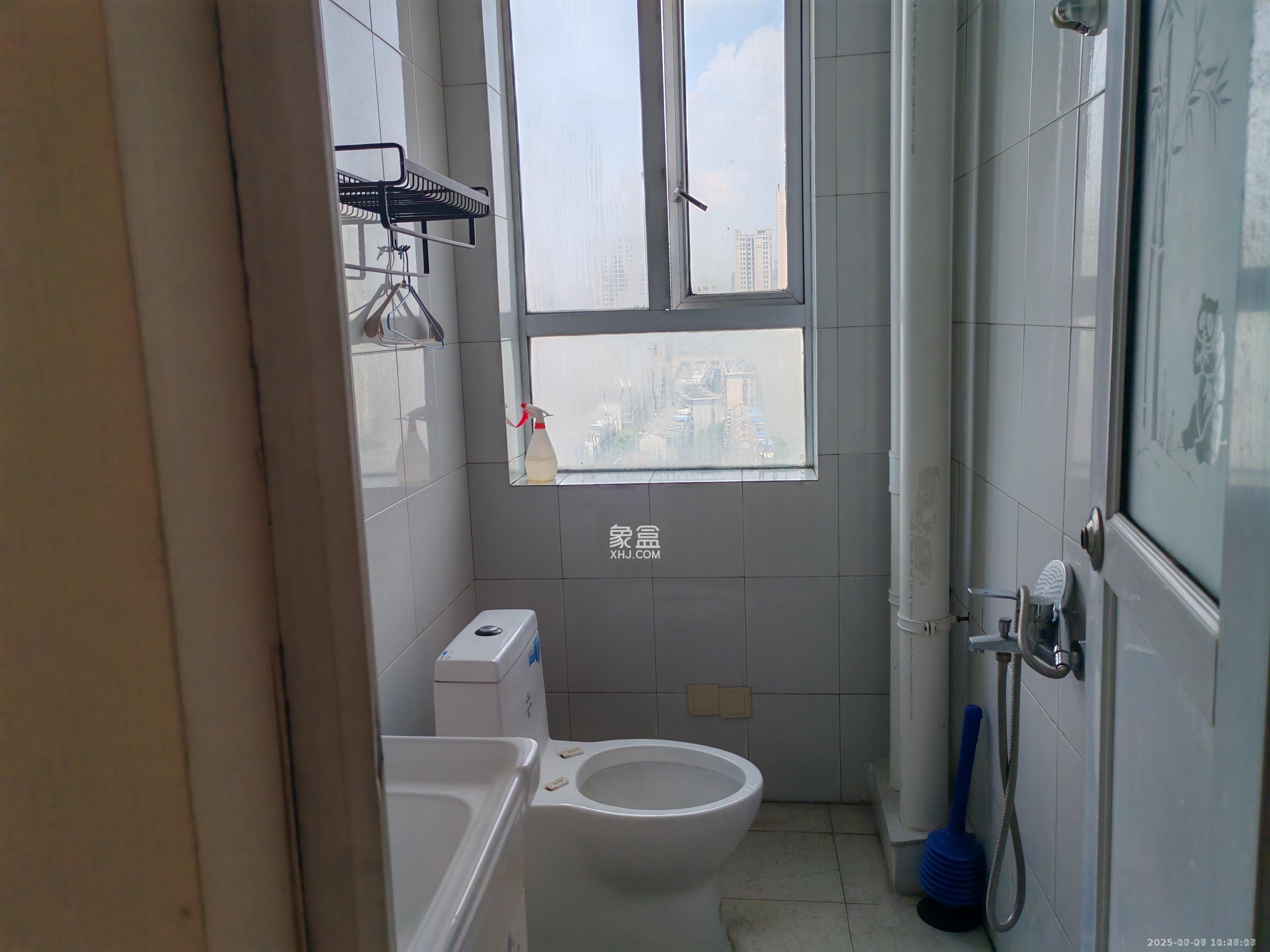 左岸右岸  3室2厅2卫    2800.0元/月 左岸右岸  3室2厅2卫    2800.0元/月室内图