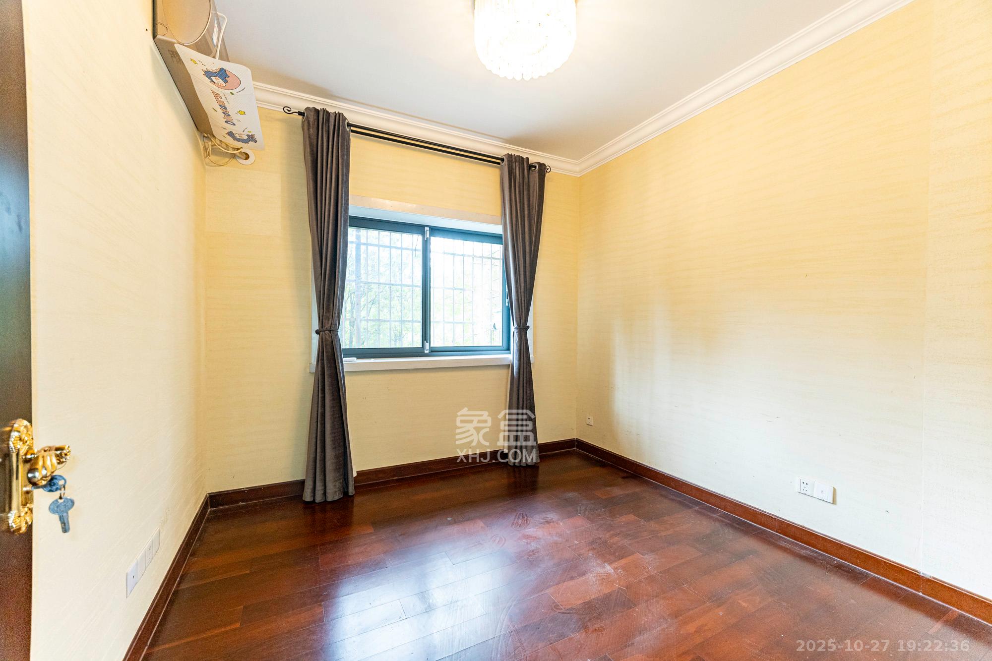 恒大雅苑  3室2厅2卫    122.8万 恒大雅苑  3室2厅2卫    122.8万卧室