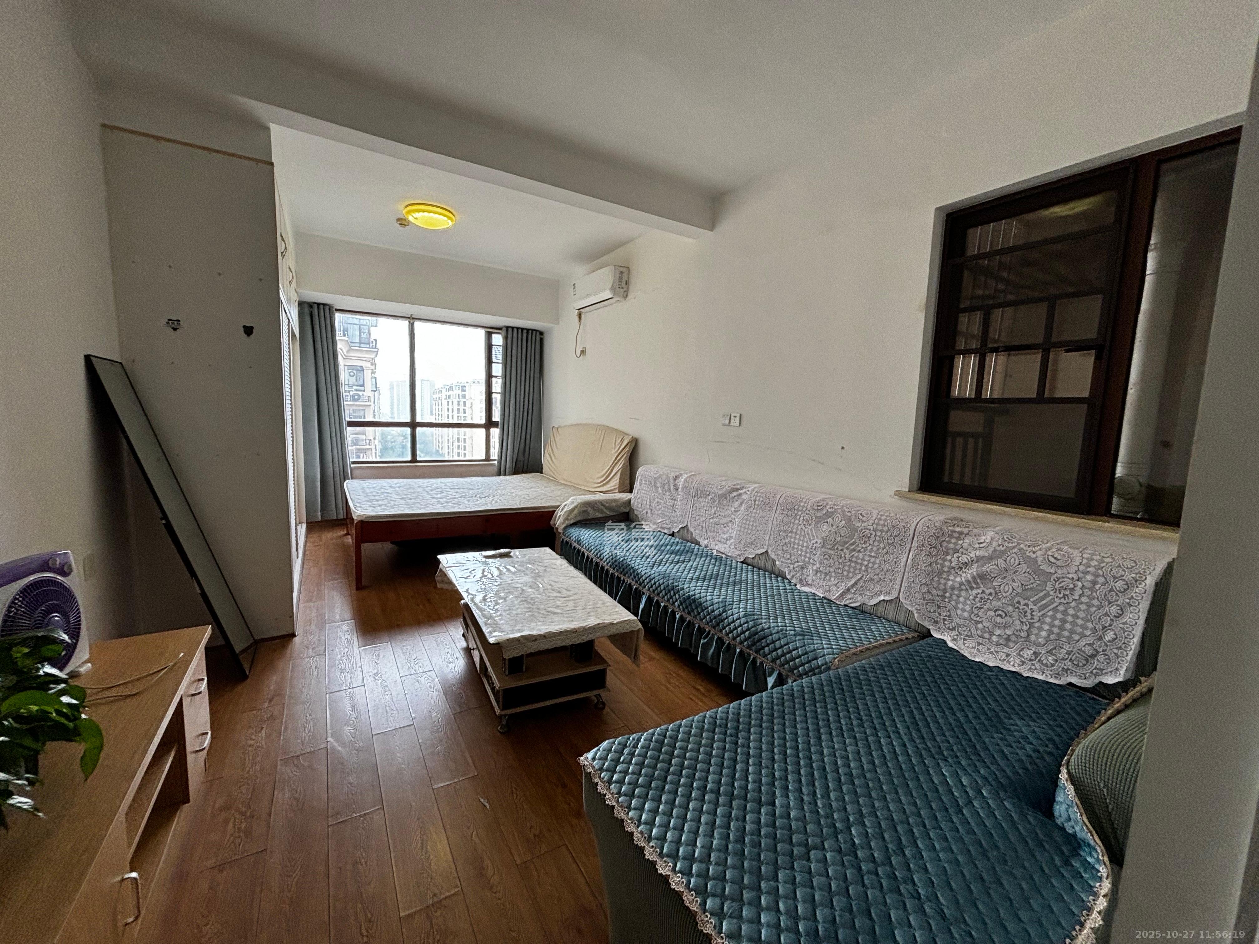 金房奥斯卡  1室1厅1卫    1200.0元/月