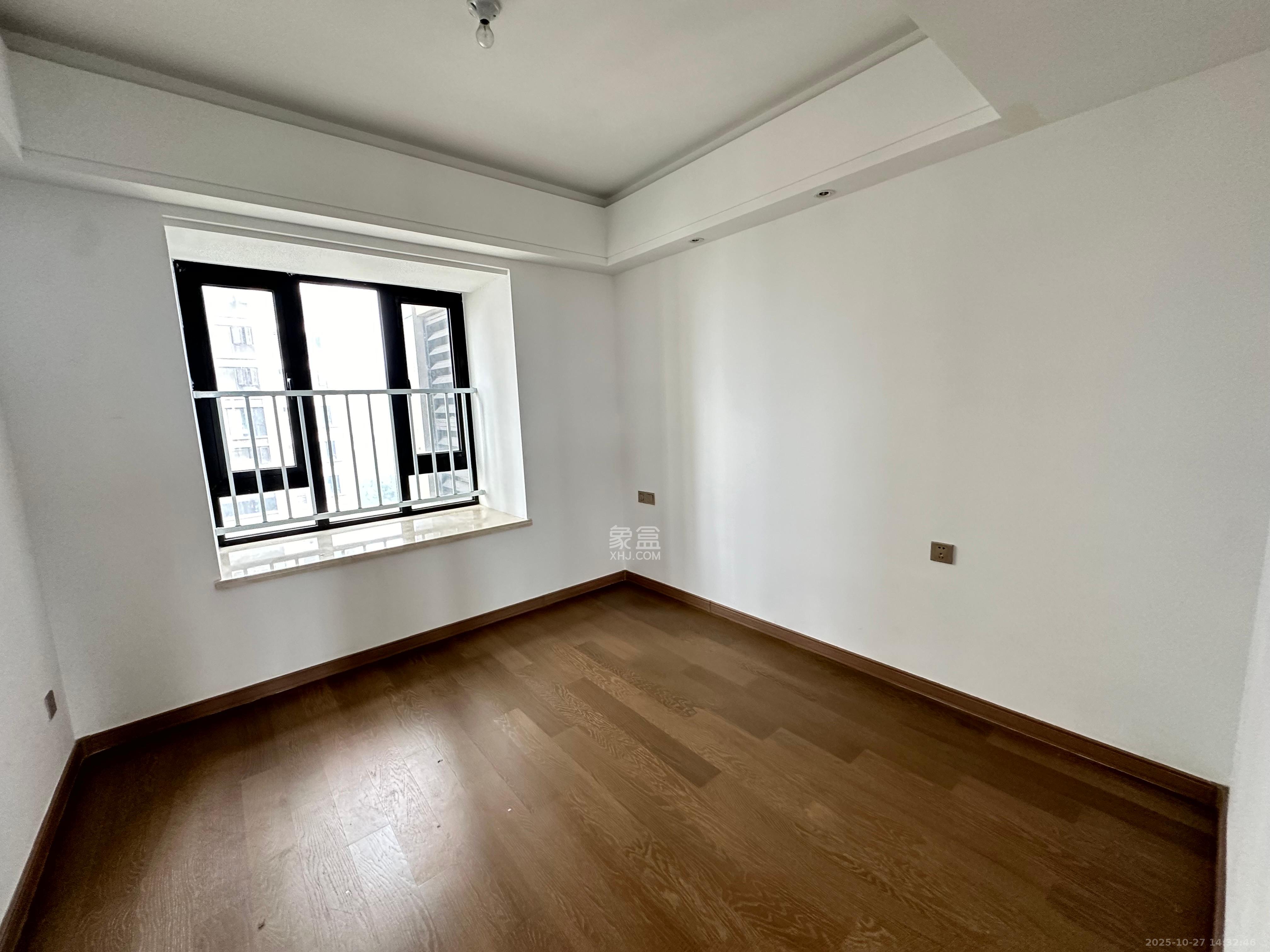 东原麓印长江A区 4室2厅2卫 3600.0元/月 东原麓印长江A区 4室2厅2卫 3600.0元/月室内图