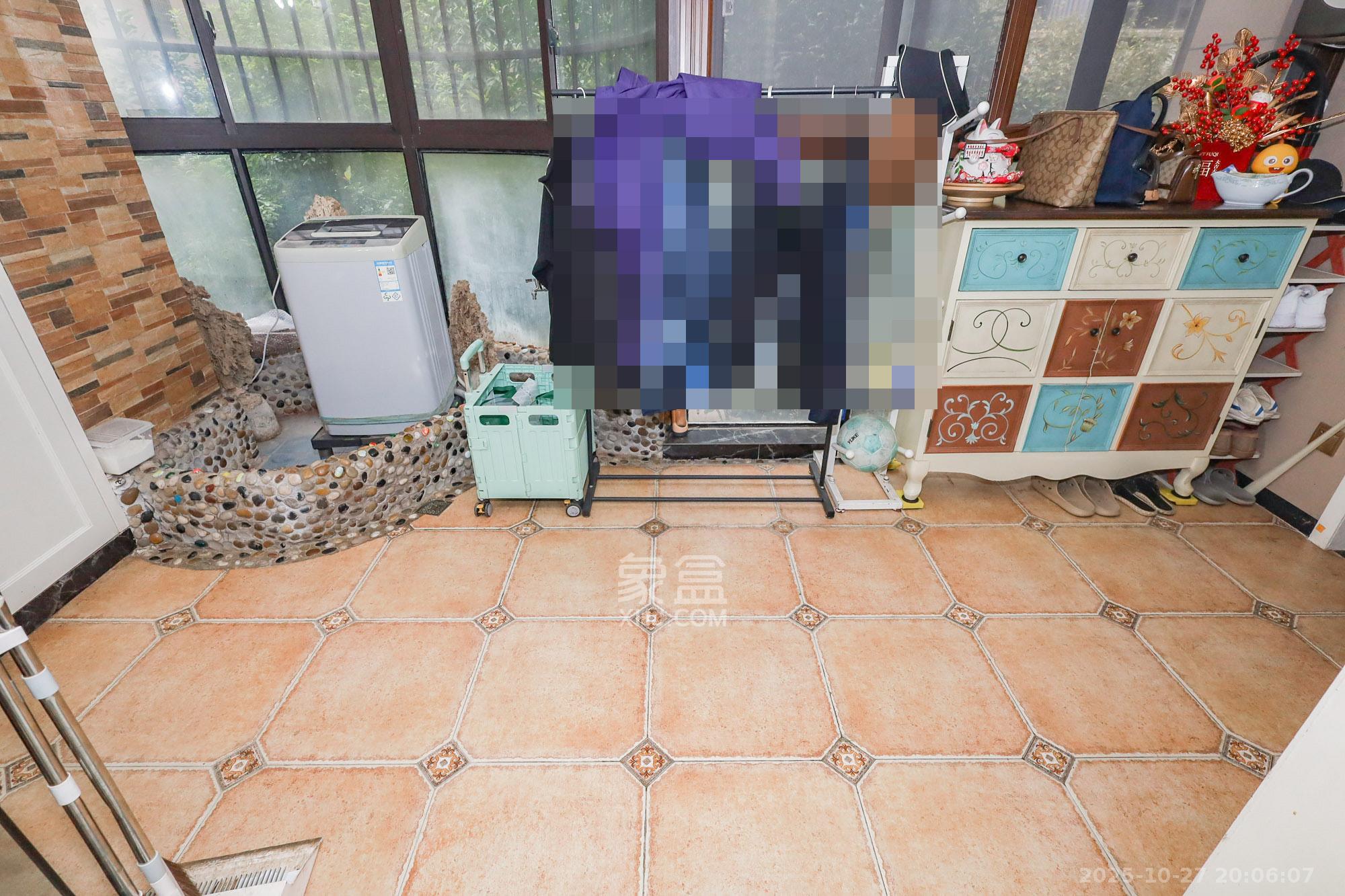 钰龙天下一期  3室2厅2卫    350.0万 钰龙天下一期  3室2厅2卫    350.0万阳台