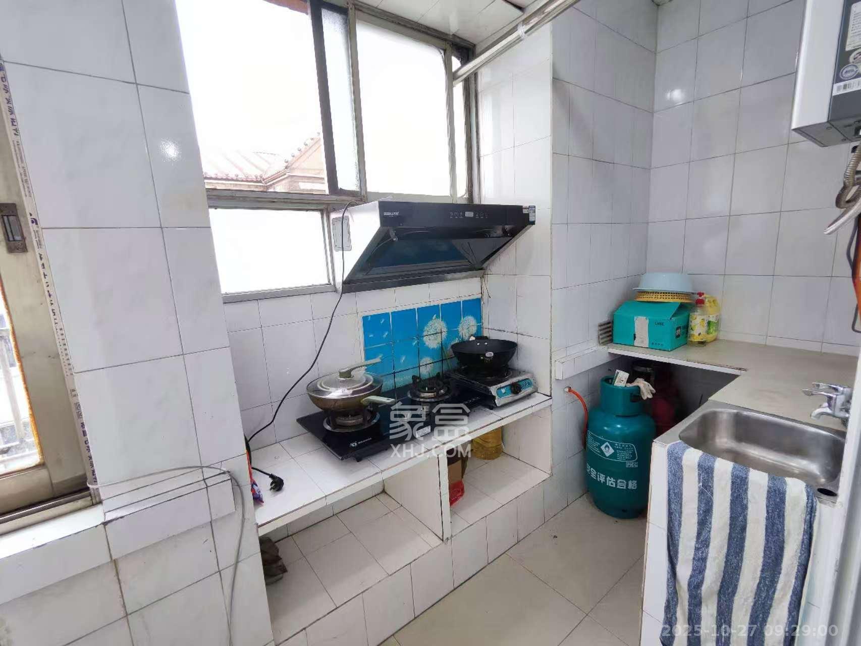 建湘新村 1室1厅1卫 1000.0元/月 建湘新村 1室1厅1卫 1000.0元/月室内图