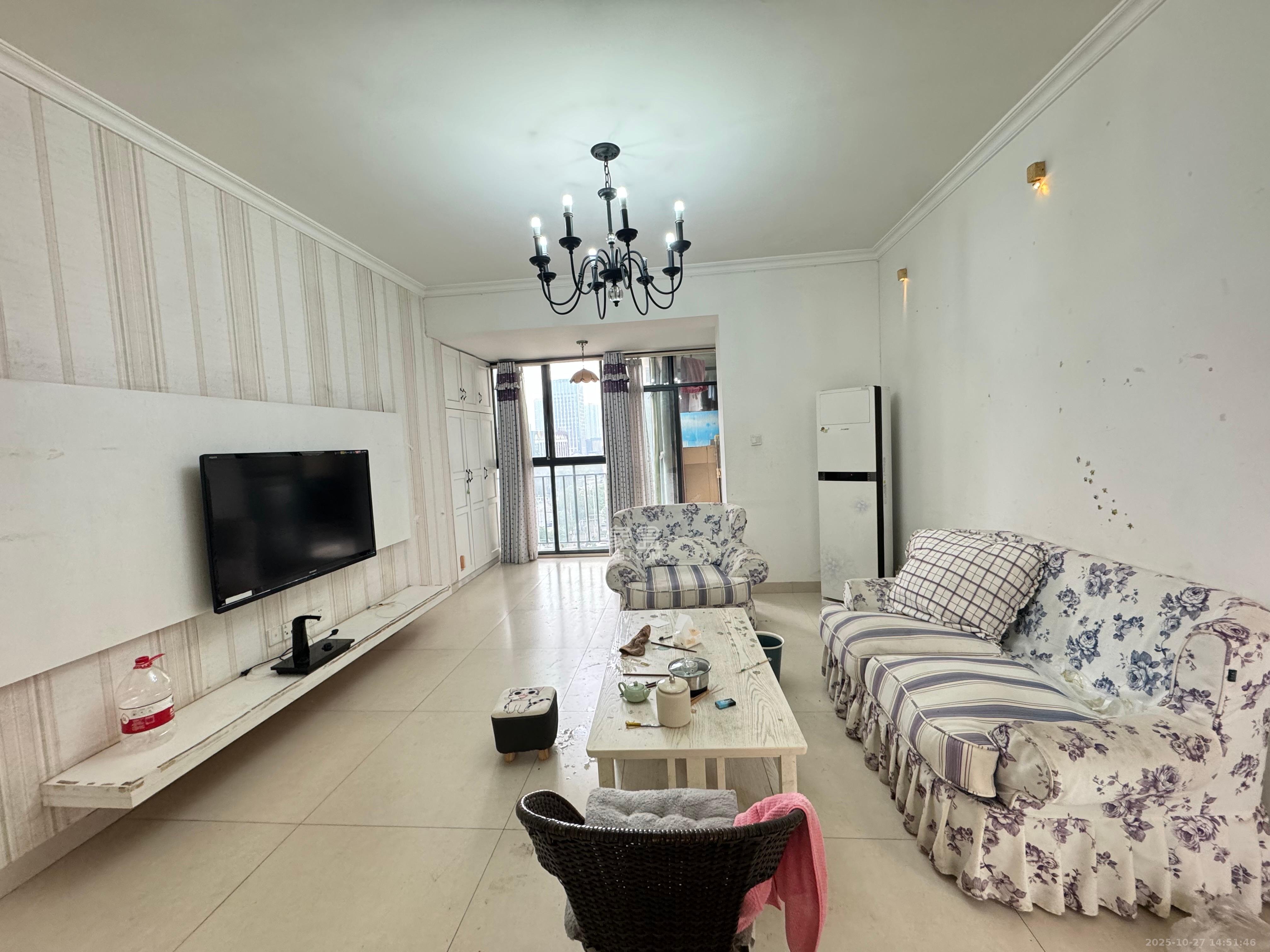 泊爱蓝湾  3室2厅1卫    3000.0元/月