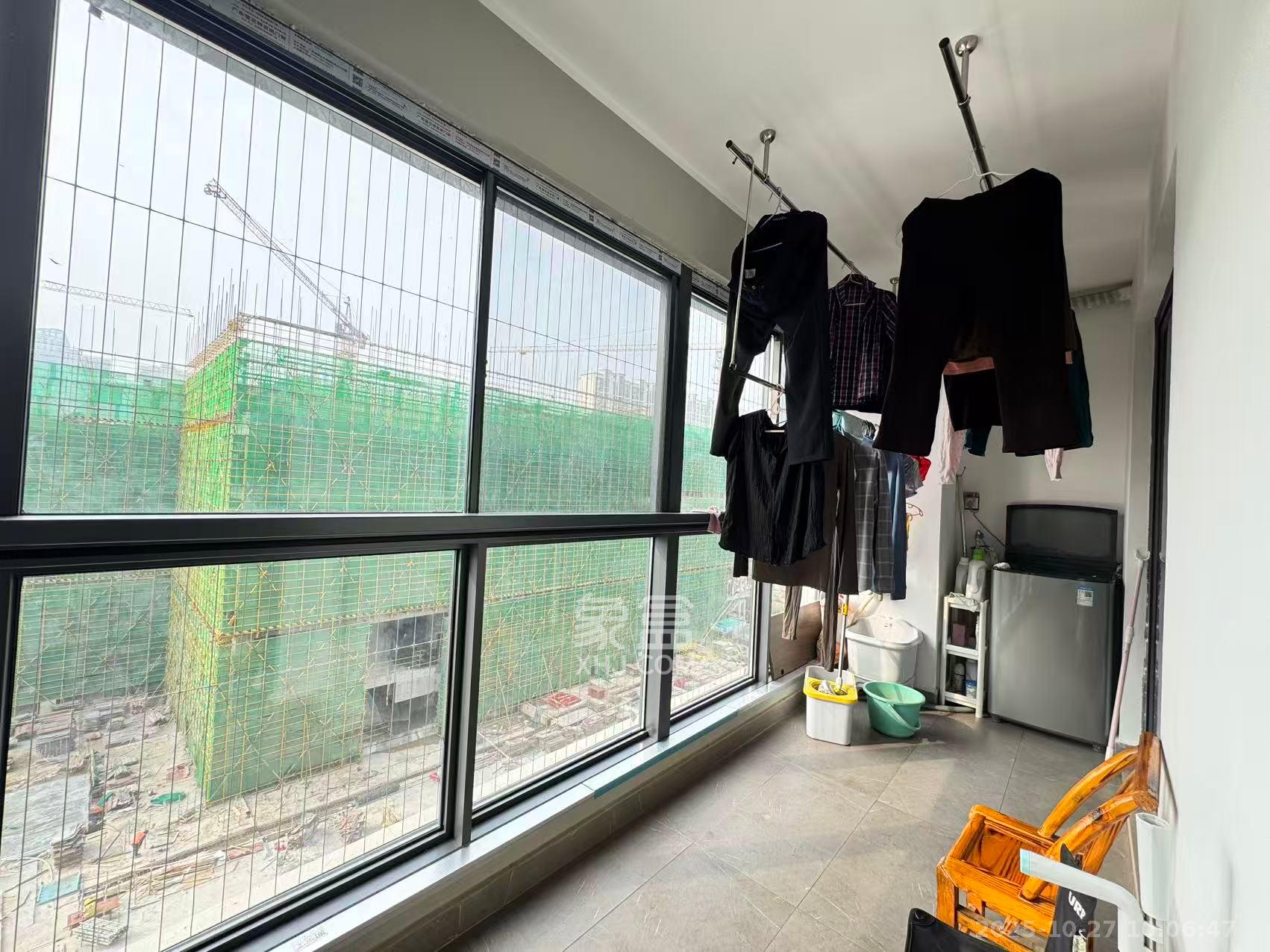 龙湖春江天曜一期  4室2厅2卫    4800.0元/月 龙湖春江天曜一期  4室2厅2卫    4800.0元/月室内图