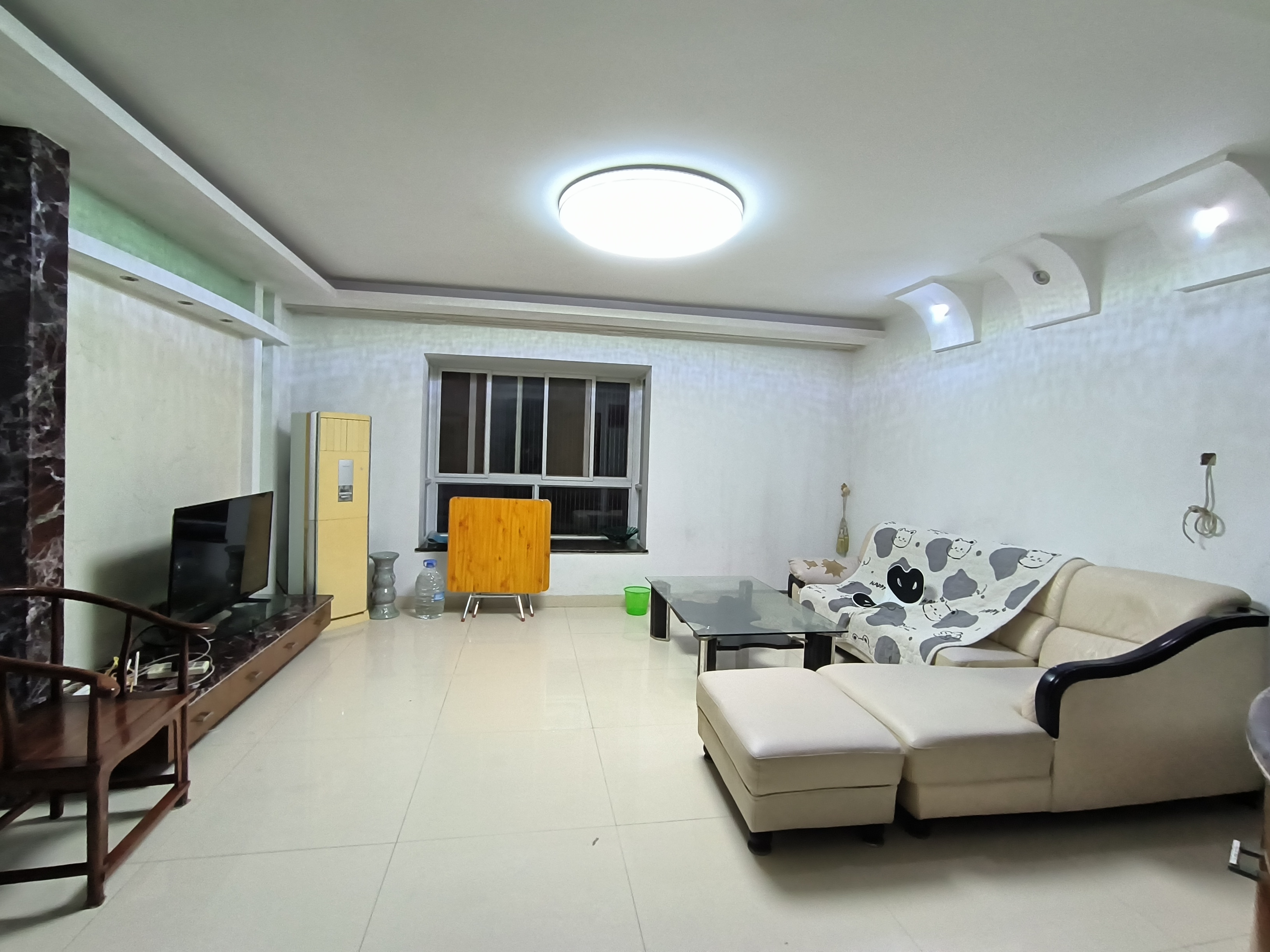 景瑞花园 3室2厅1卫 2800.0元/月 景瑞花园 3室2厅1卫 2800.0元/月室内图