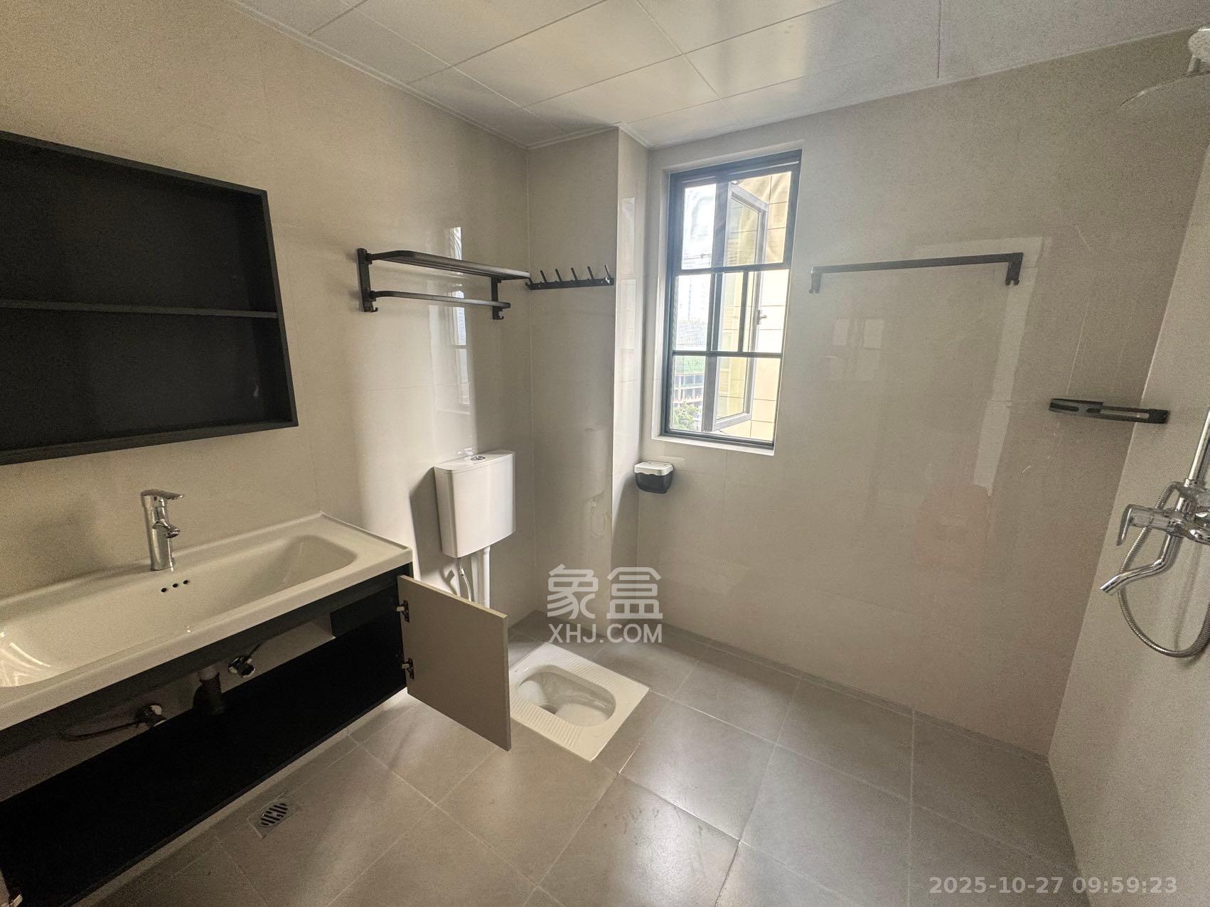 金石蓉园  4室2厅2卫    3500.0元/月室内图