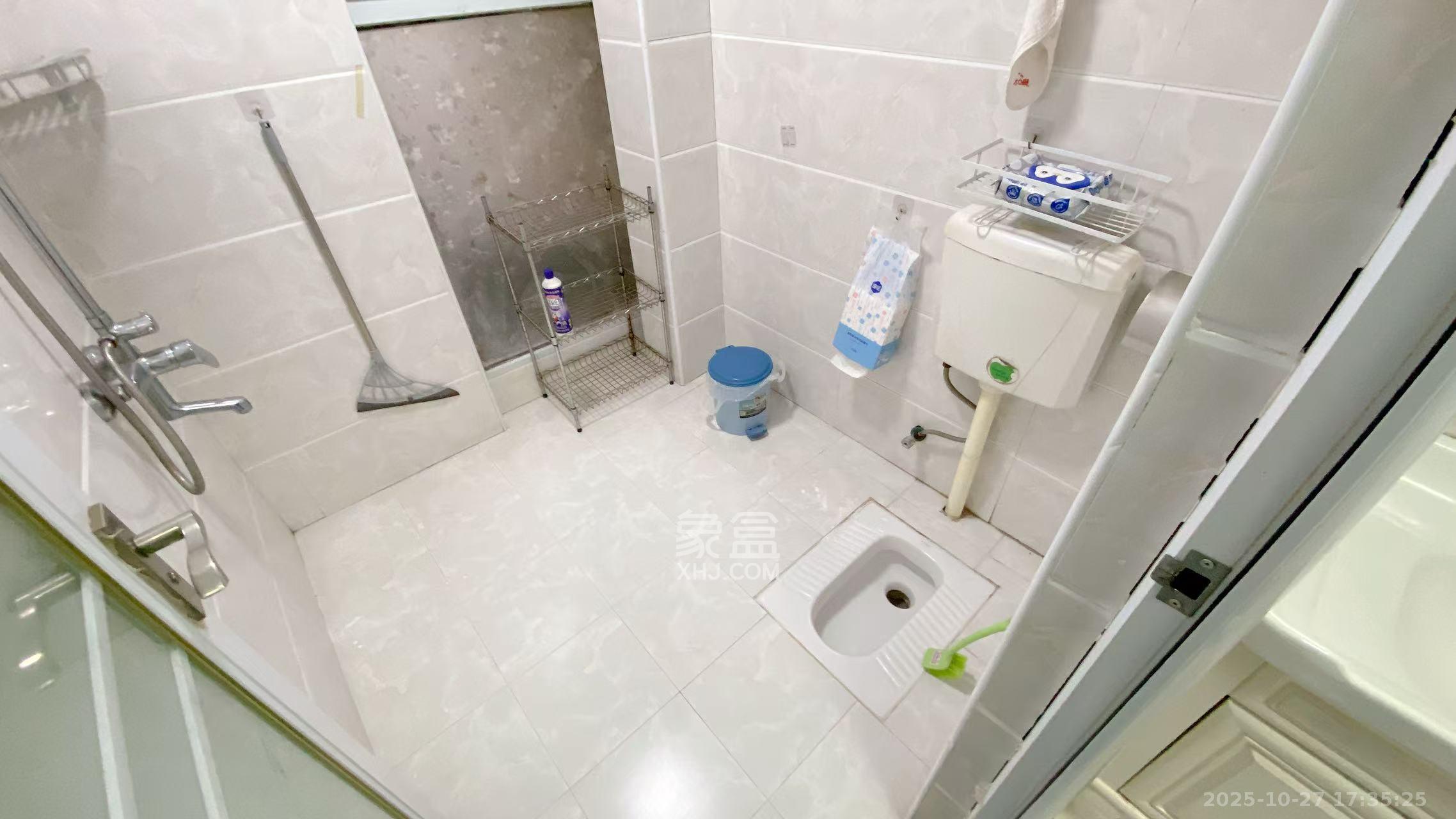 万国城(当代满庭春MOMA)三期  3室2厅2卫    2650.0元/月 万国城(当代满庭春MOMA)三期  3室2厅2卫    2650.0元/月室内图