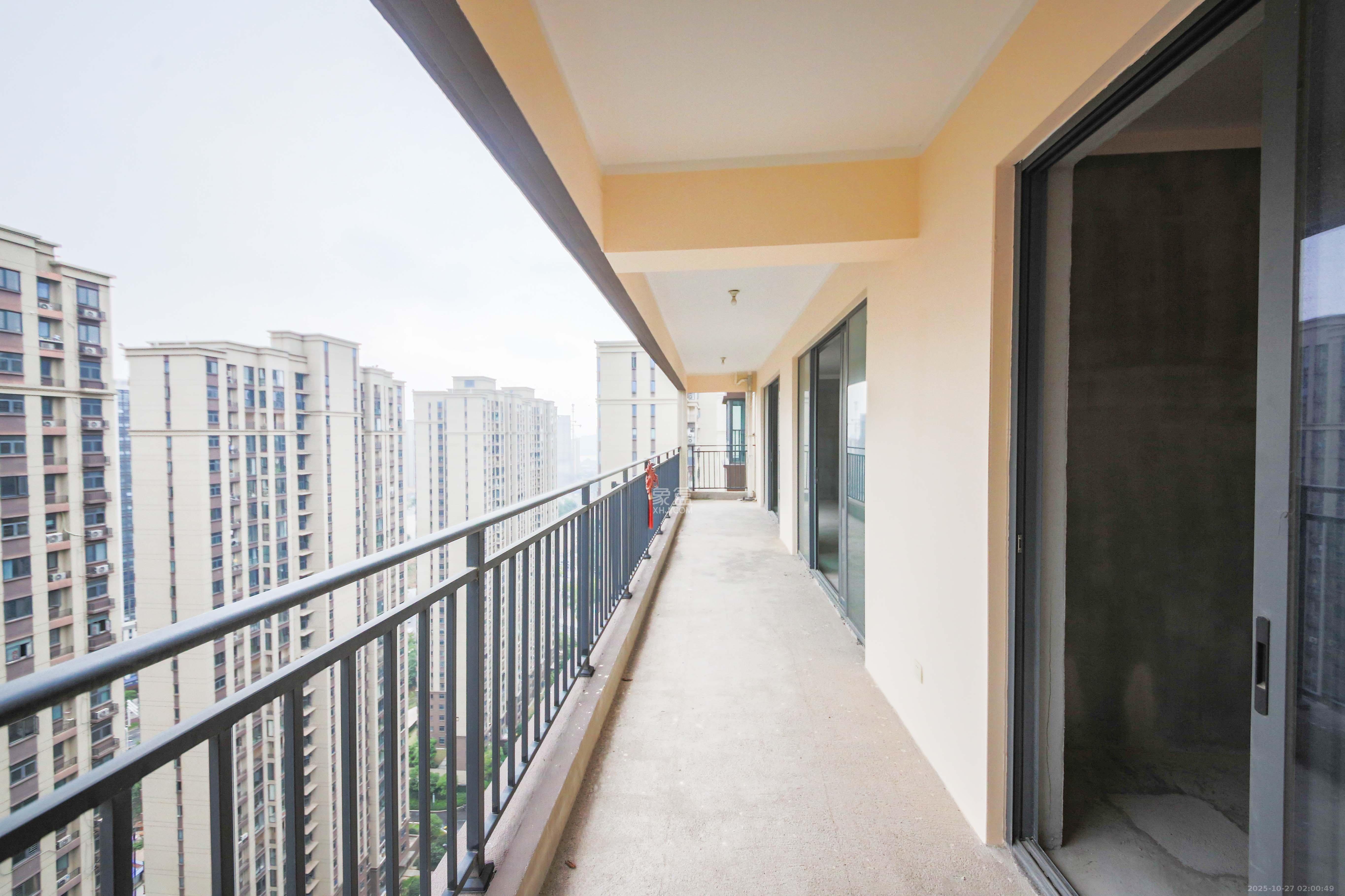 中建钰和城 4室2厅3卫 285.0万 中建钰和城 4室2厅3卫 285.0万阳台