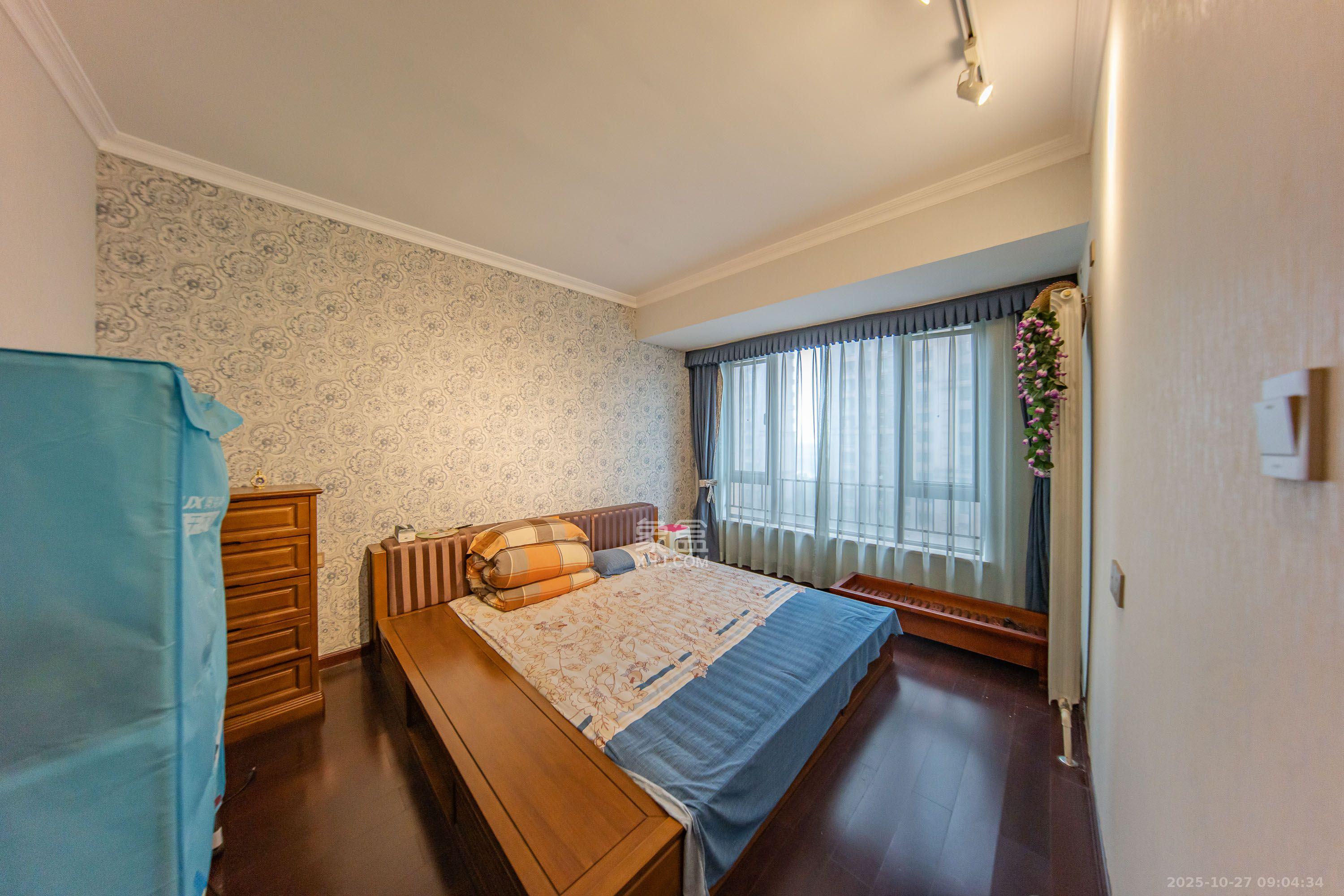 中海国际一期  3室2厅1卫    2000.0元/月室内图