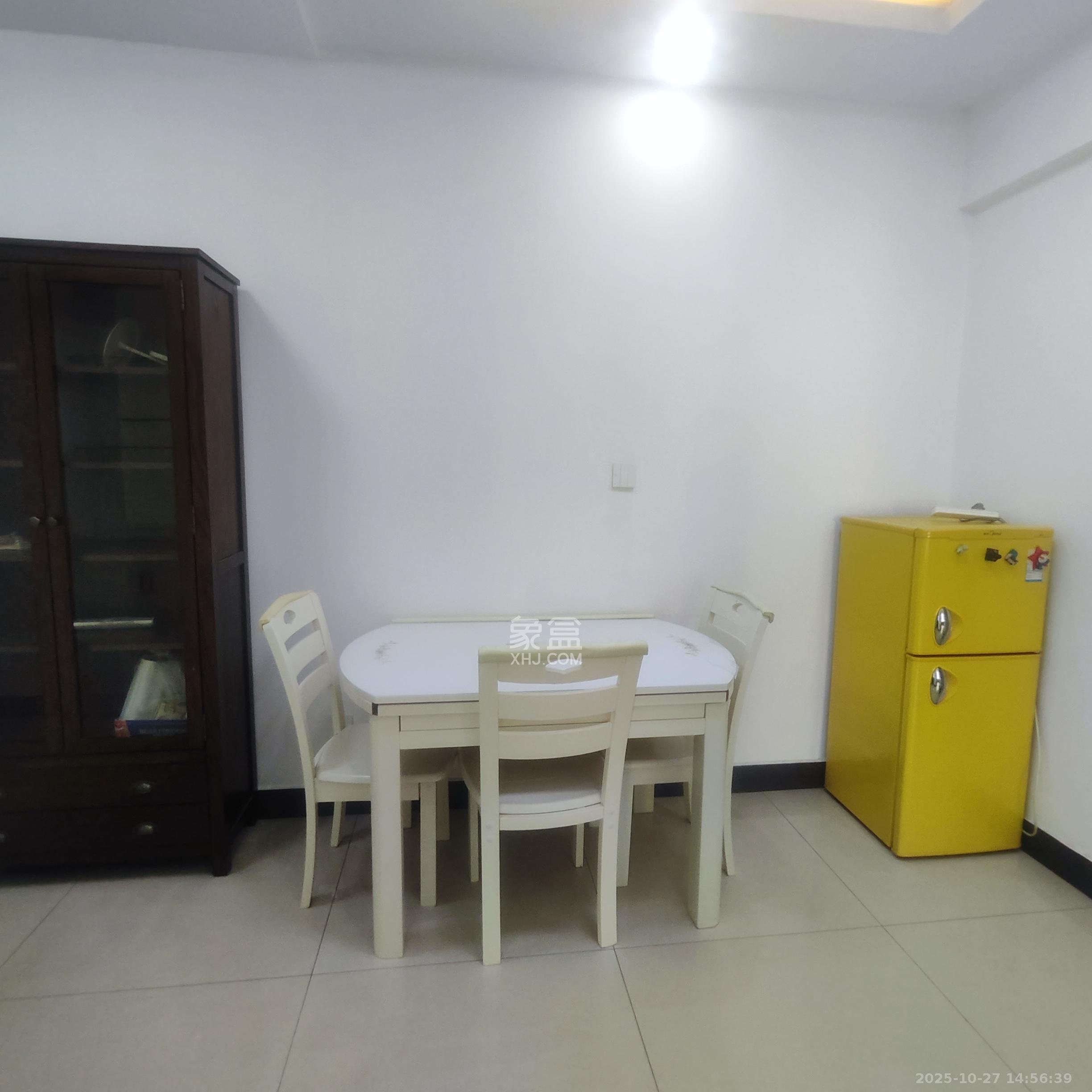 名都花园  2室2厅1卫    2100.0元/月 名都花园  2室2厅1卫    2100.0元/月室内图