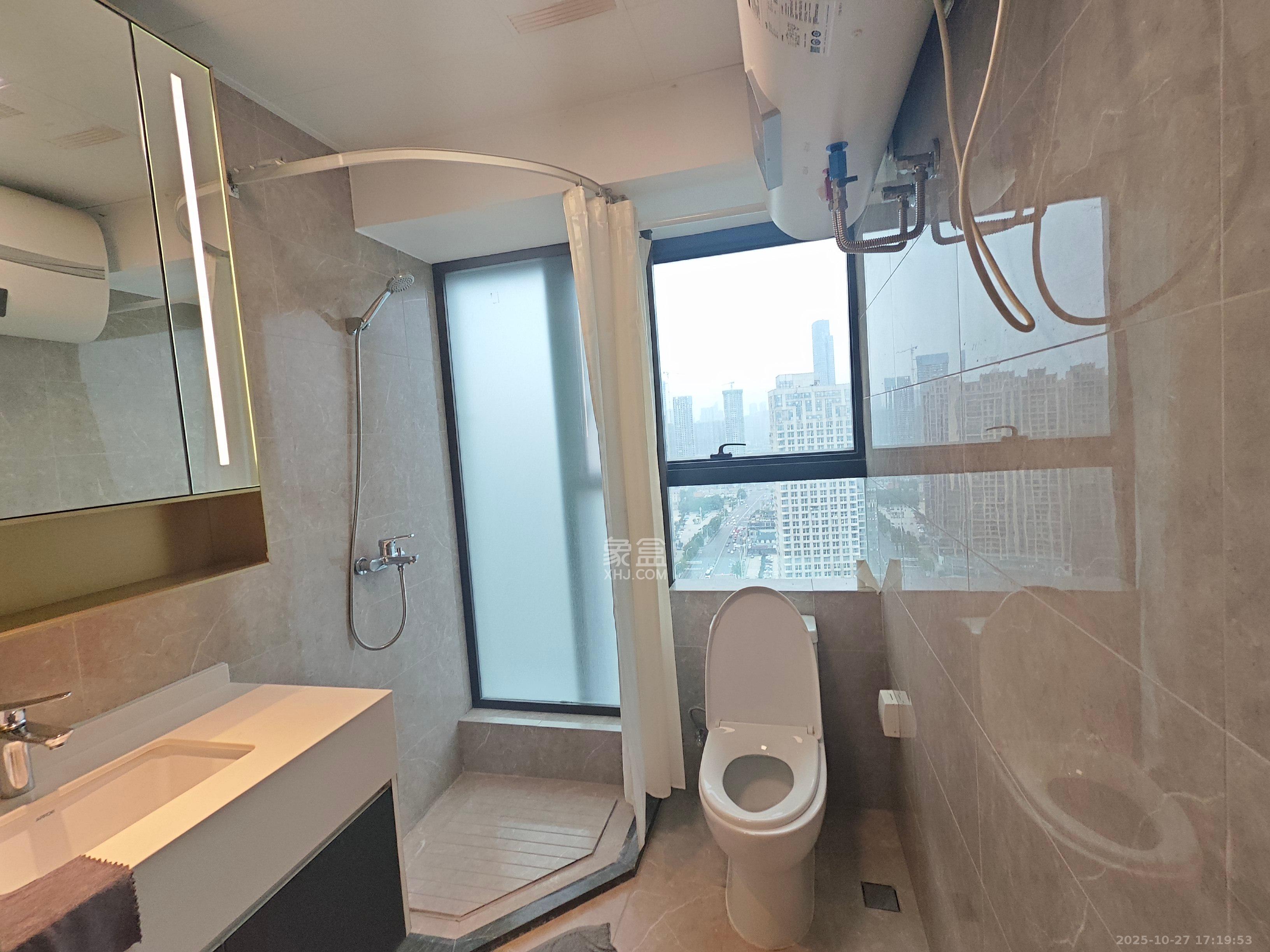 华润置地中心  1室1厅1卫    2700.0元/月 华润置地中心  1室1厅1卫    2700.0元/月室内图