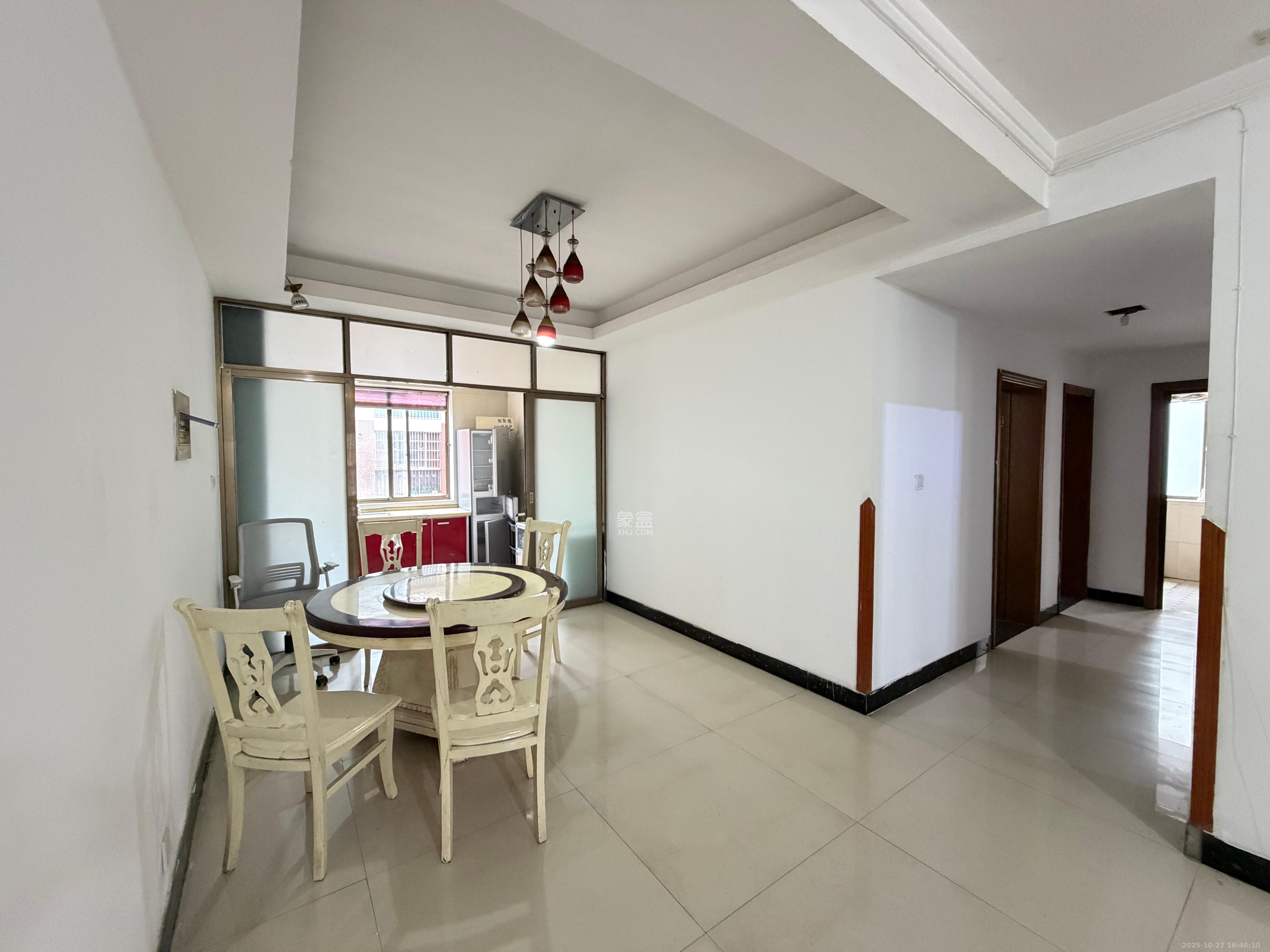 莲湖汽配城  4室2厅1卫    1800.0元/月室内图